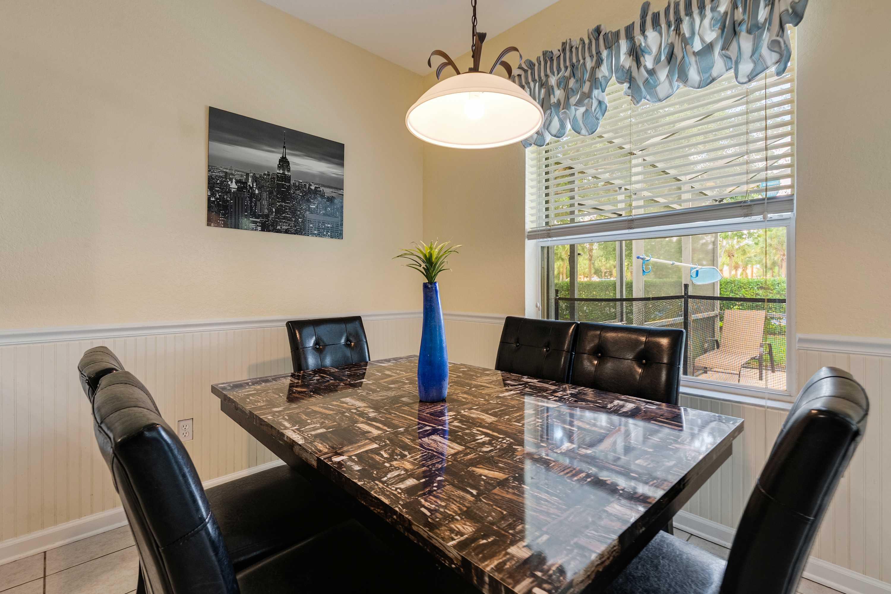 Windsor Hills escape w/ private pool & games
