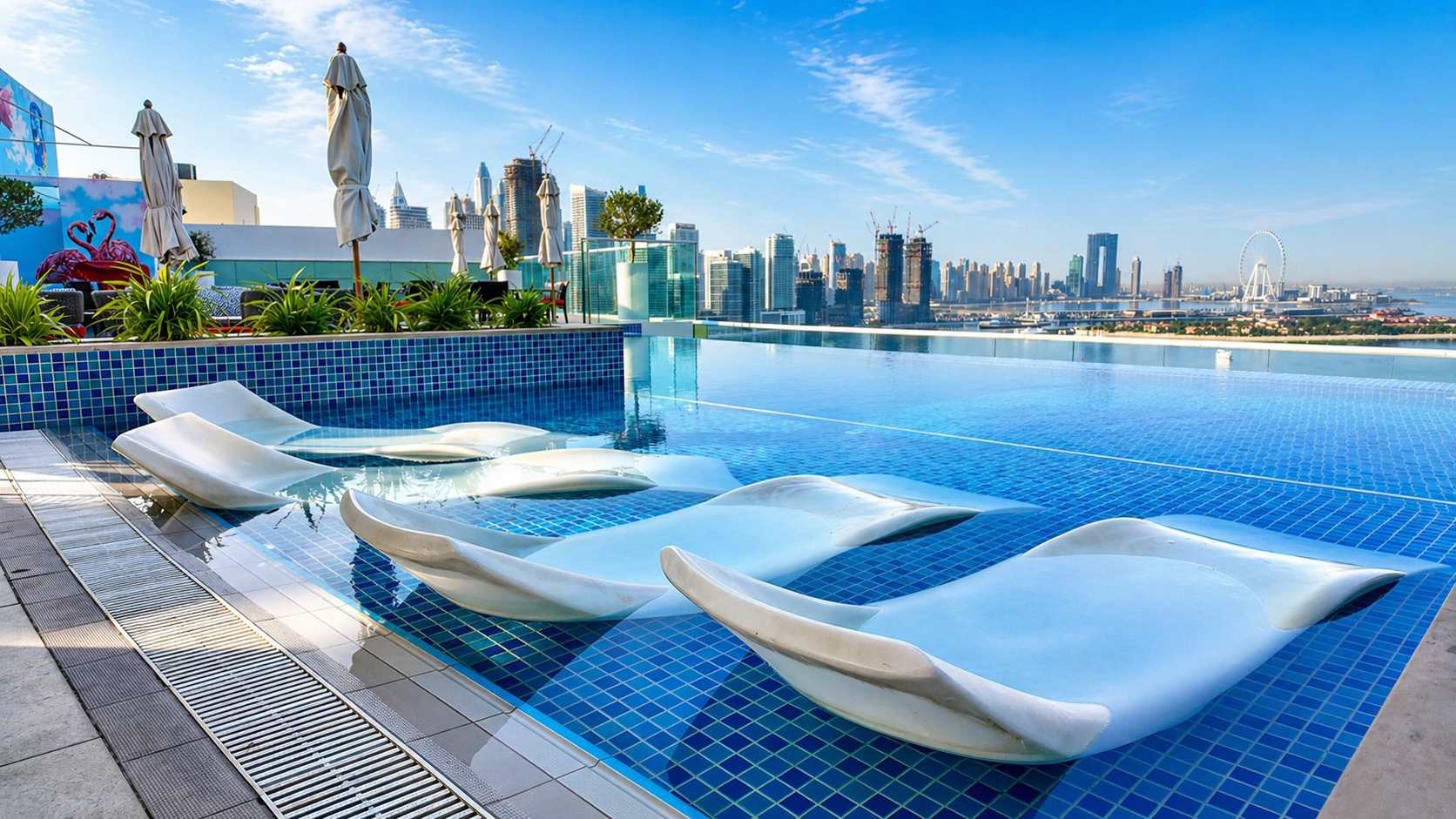 Stylish Studio Seven Palm | Infinity Pool & Beach — Dubai, Dubai — vacation rental