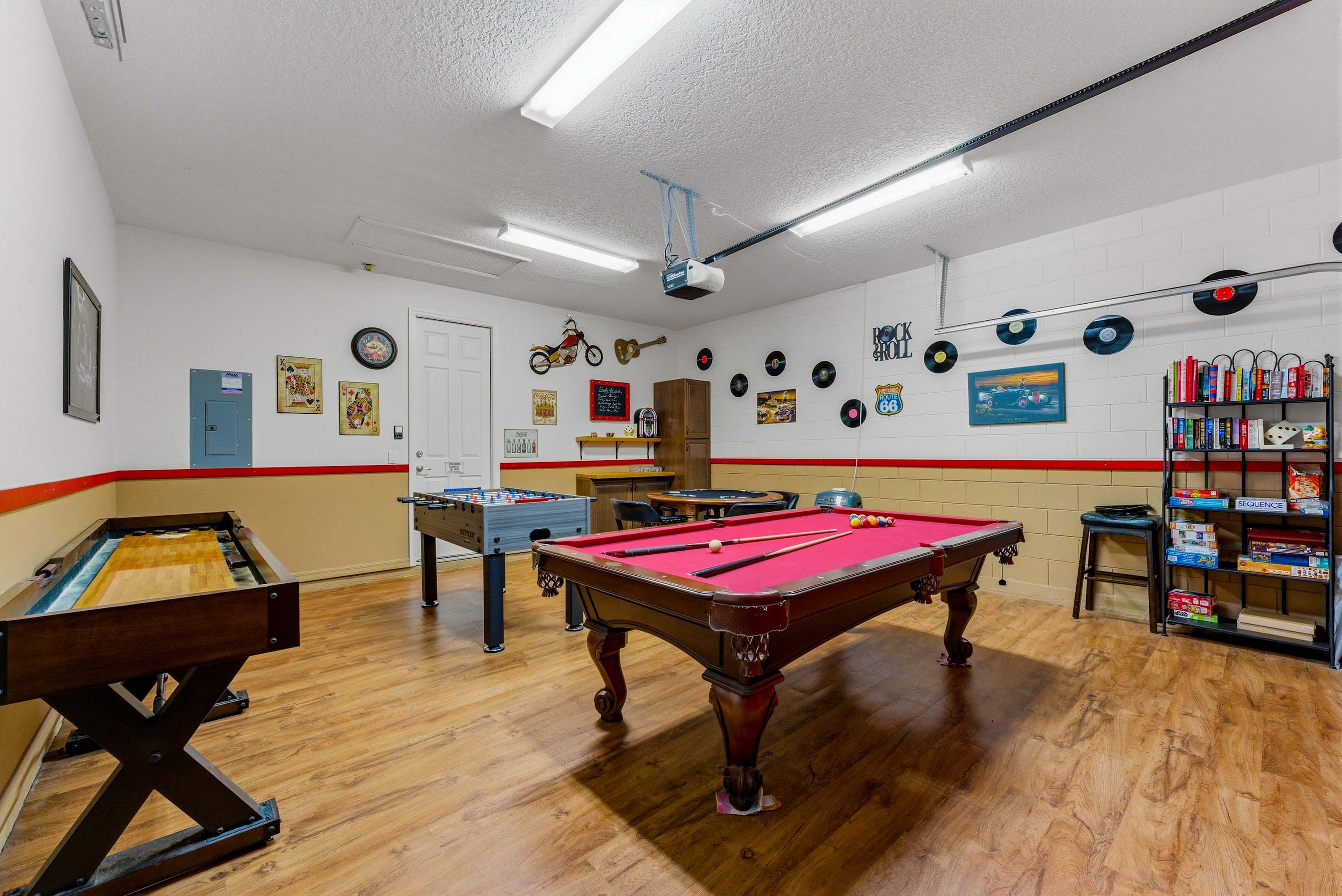 Score big on fun in this entertainment-packed game room