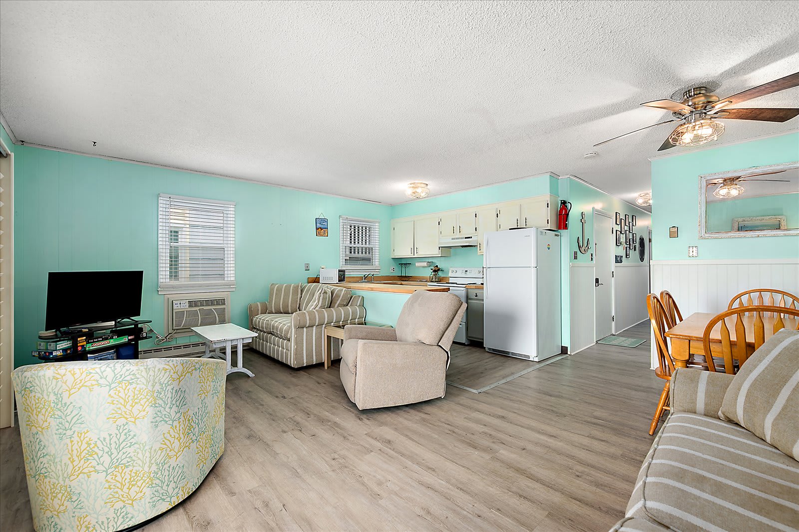 Three Bedroom Oceanside Condo Steps from the Beach | Photo 2