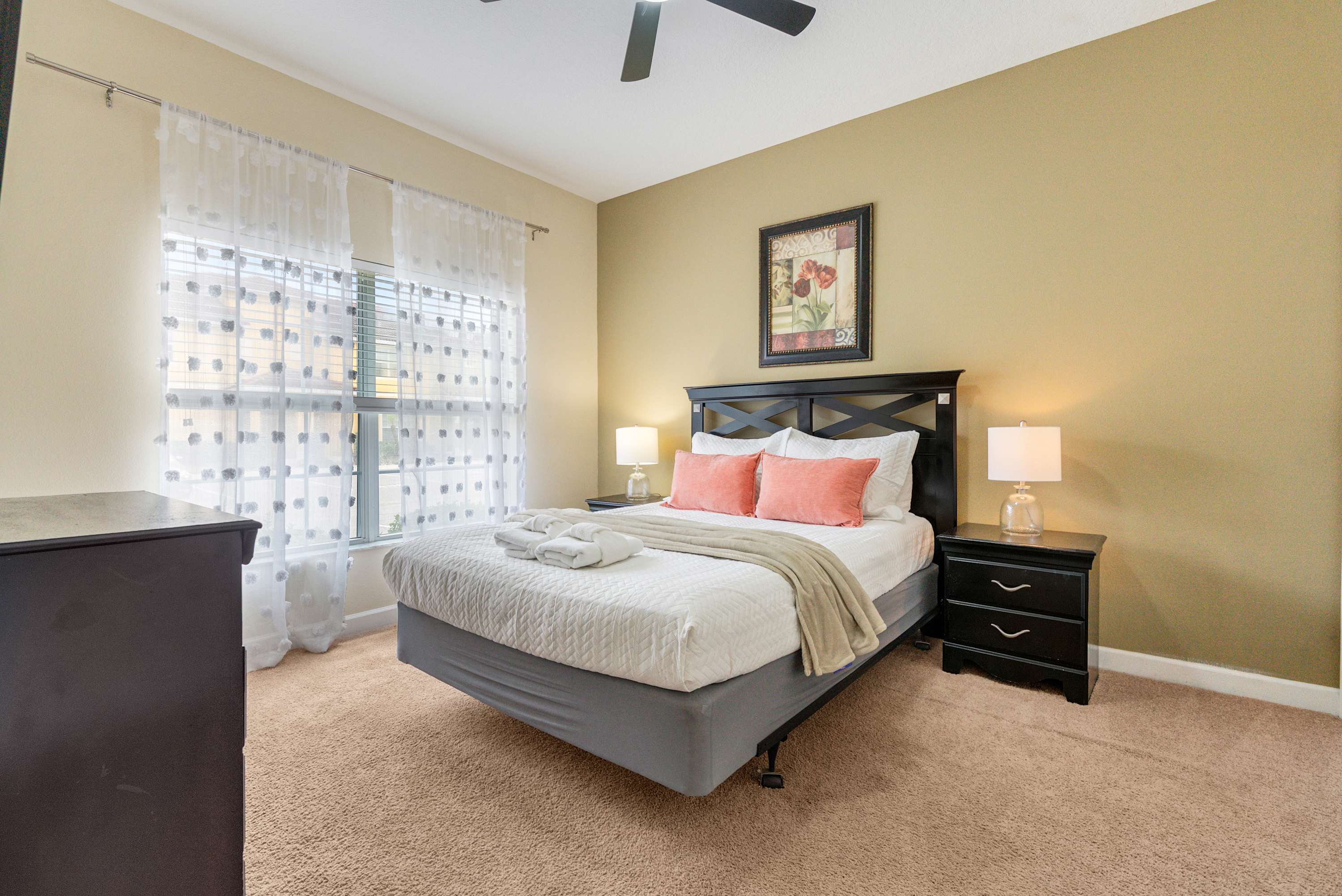 4BR family home - private pool & Toy Story room