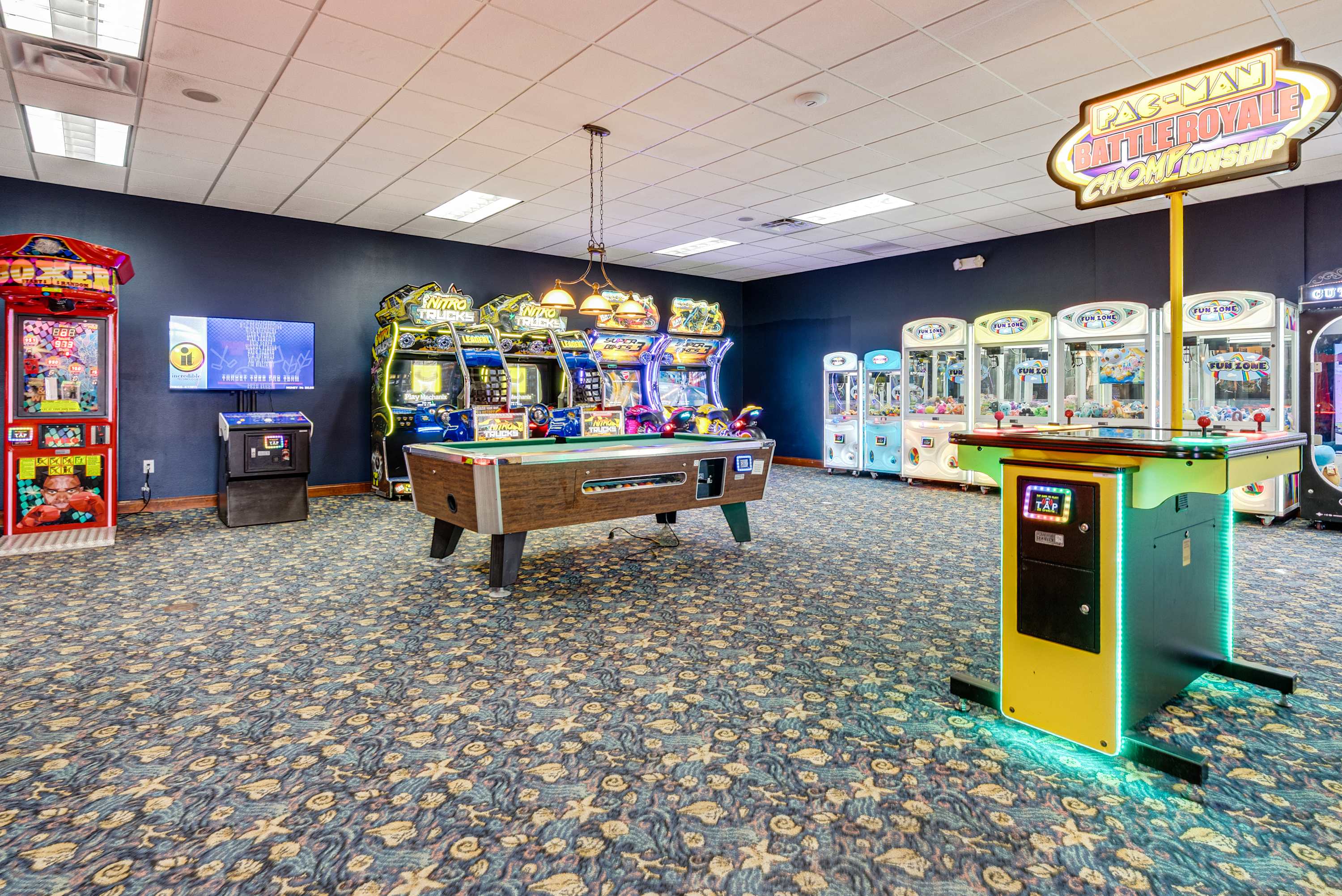 4BR family home - private pool & Toy Story room