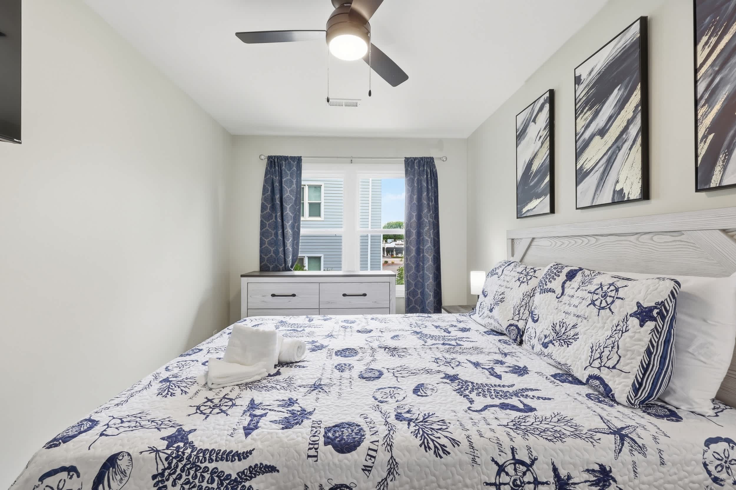 Seabreeze Retreat Modern Home Walk to Beach
