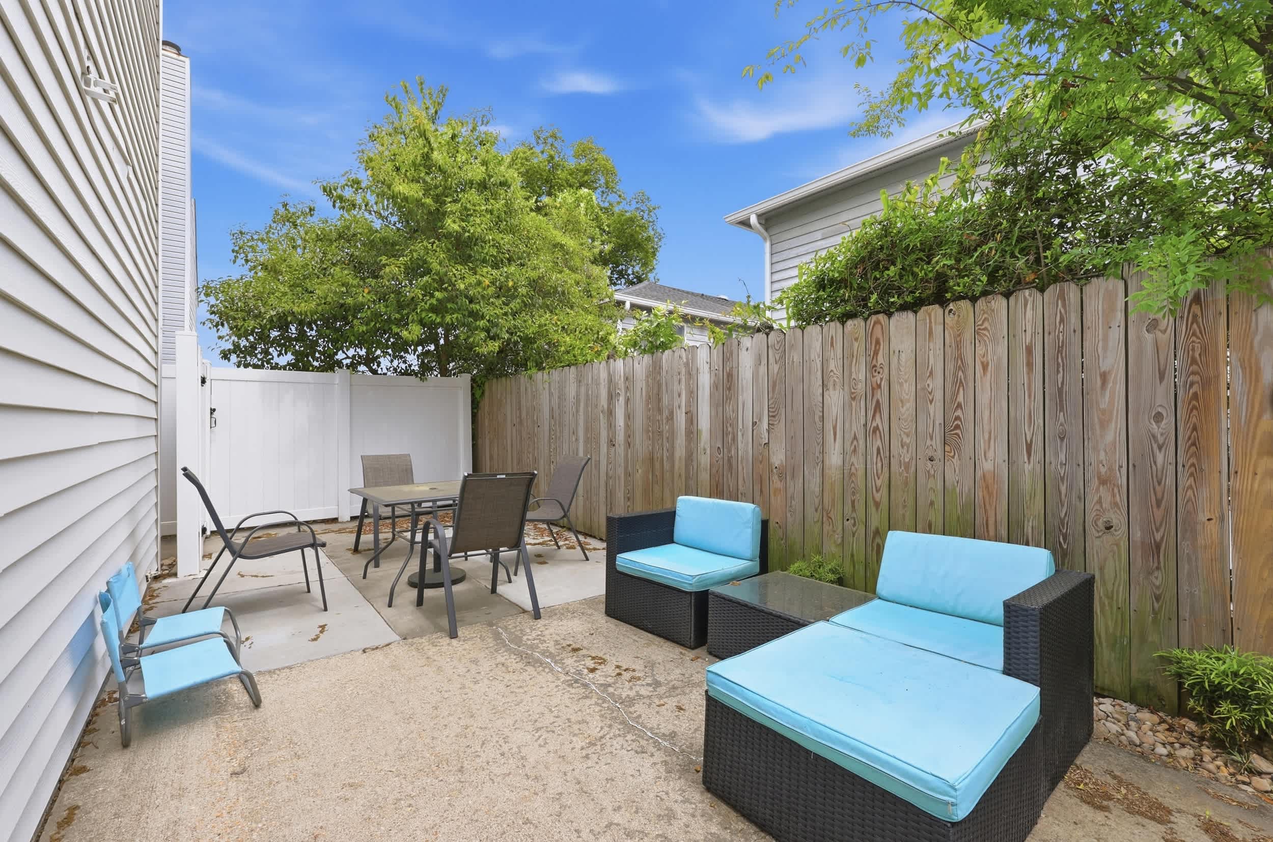 Seabreeze Retreat Modern Home Walk to Beach