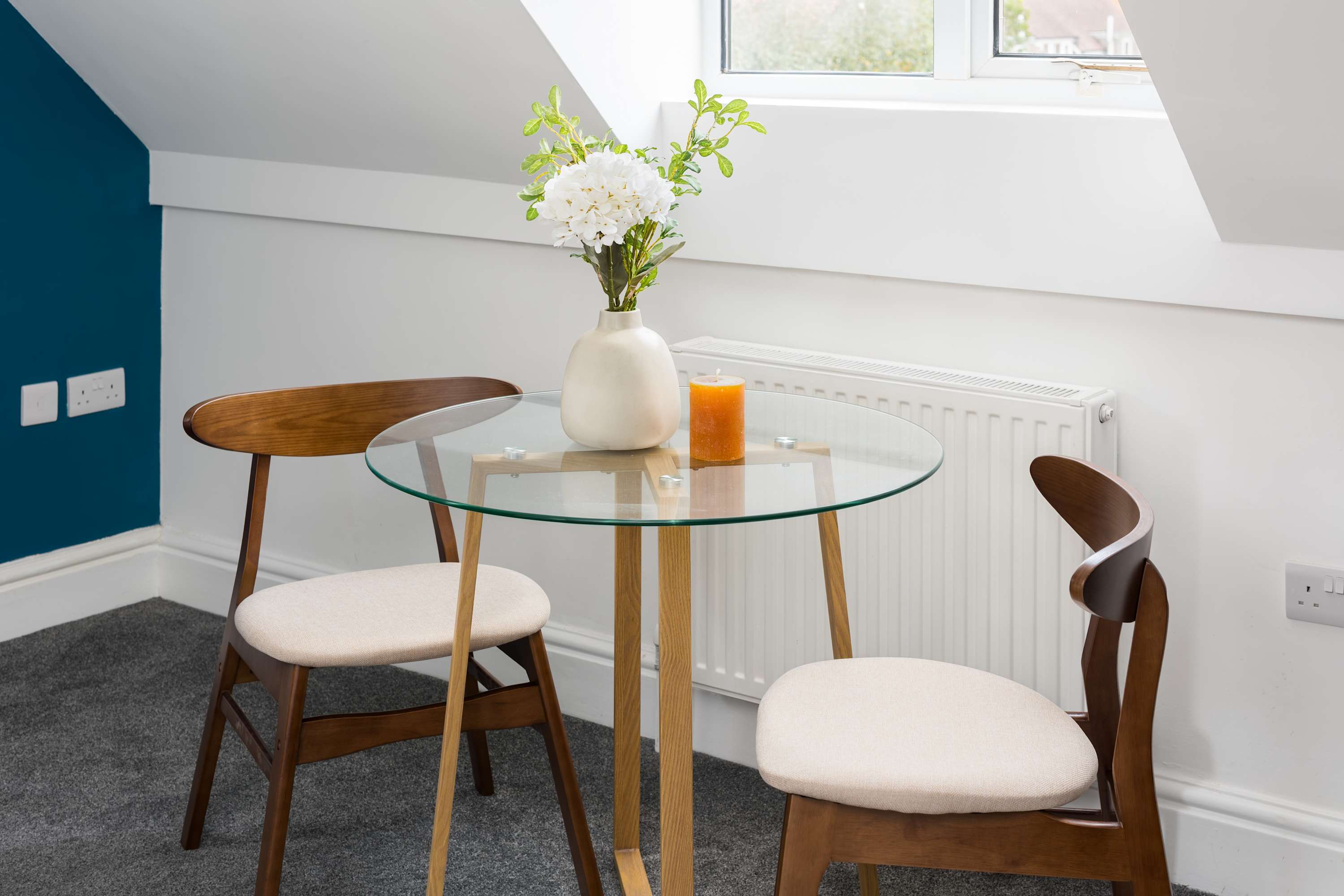 Exclusive Aparthotel Hire | 14 Guests | Stratford in The Adelphi, 39 Grove Road CV37 6PB - Property image 2 - VivreStays
