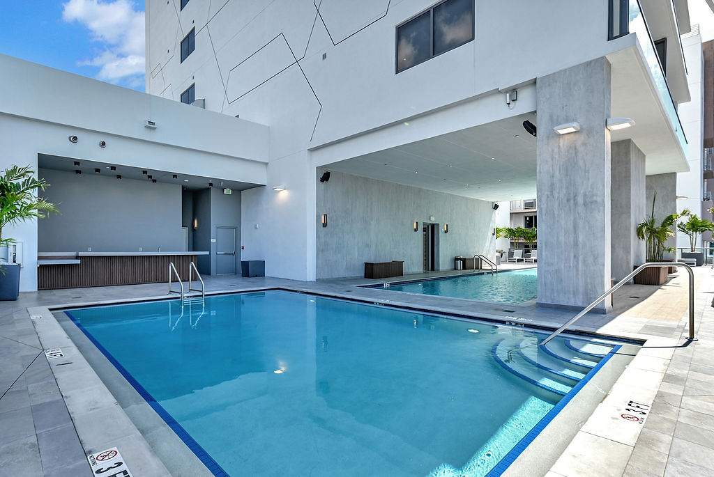 Brickell Studio Escape | Pool & Gym Access