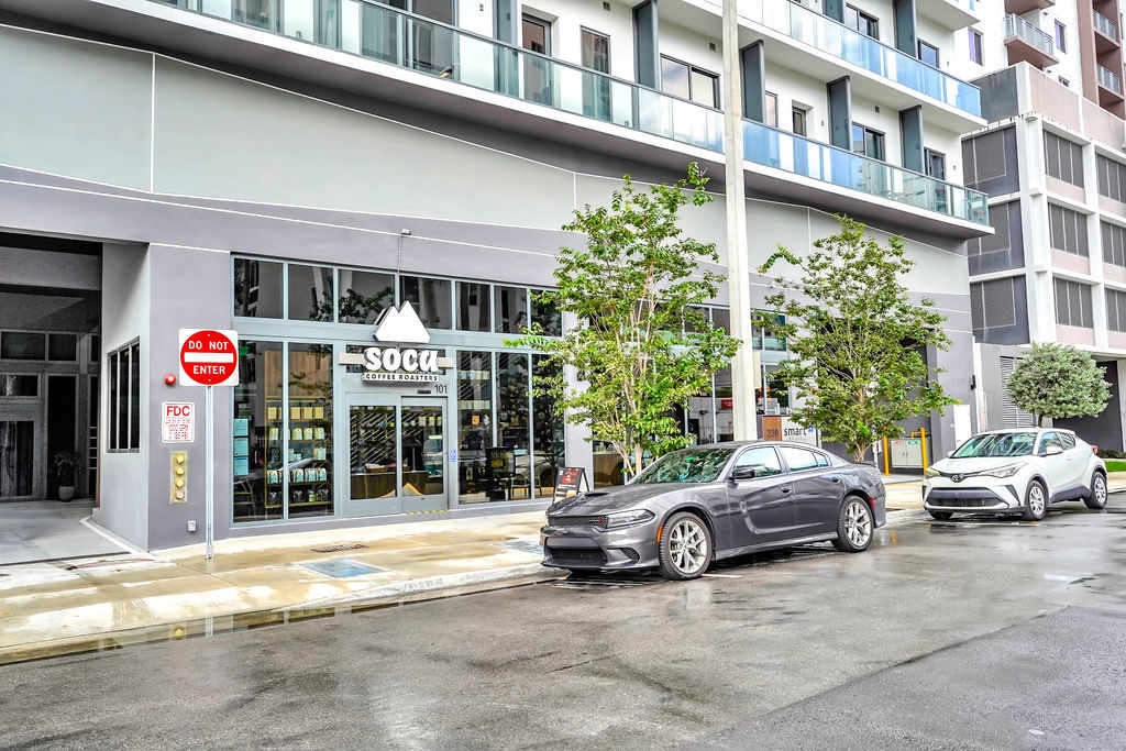 Brickell Studio - Pool & Gym Access