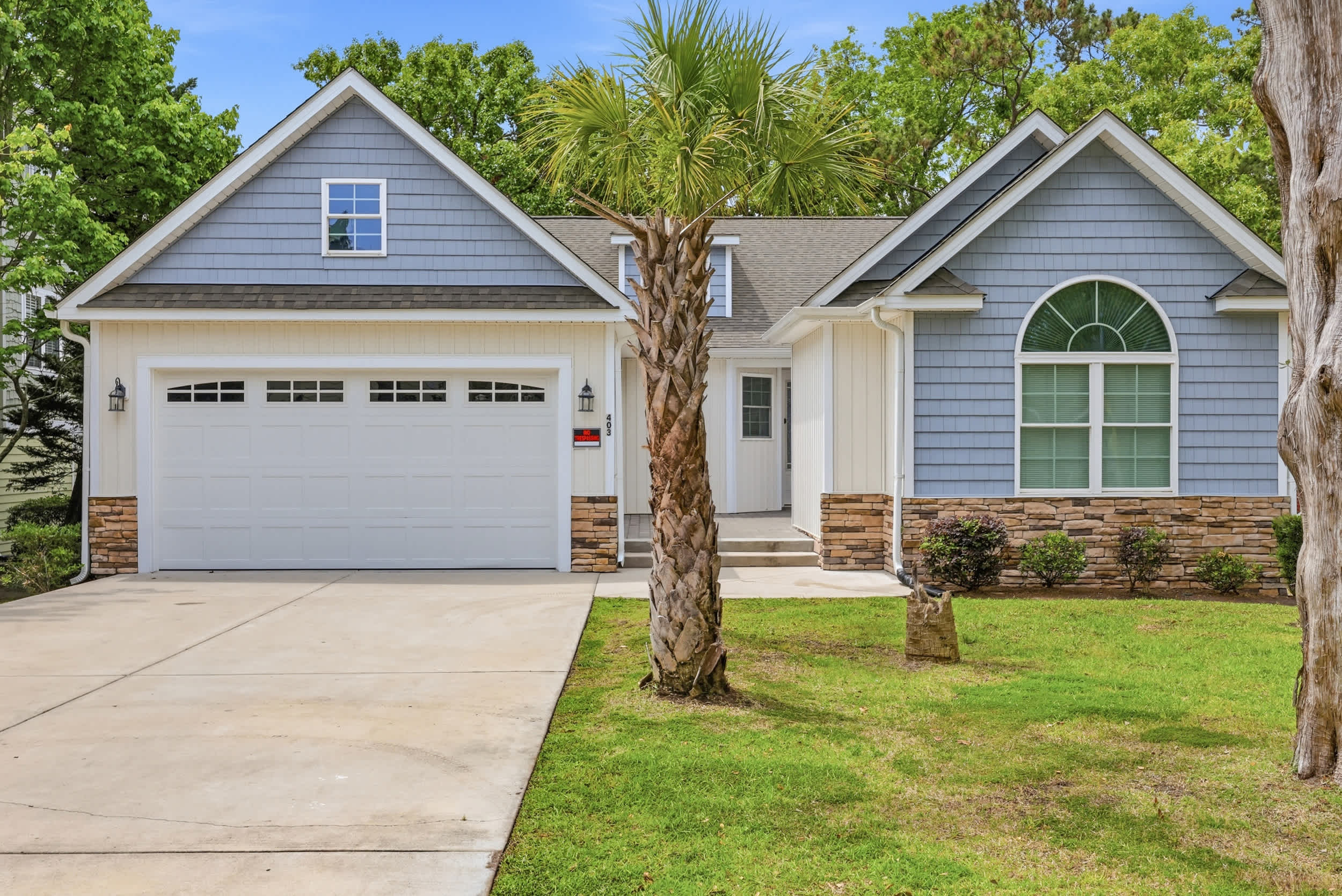 Salty Seagull Pet Friendly Beach House - Myrtle Beach, SC