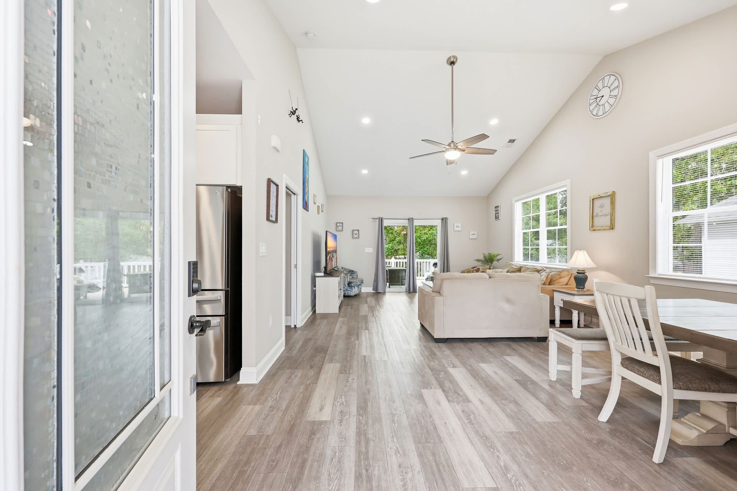 Salty Seagull Pet Friendly Beach House 
