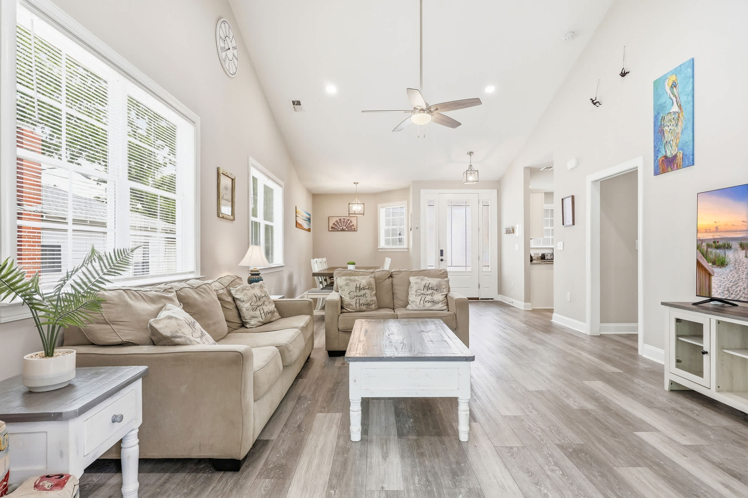 Salty Seagull Pet Friendly Beach House 