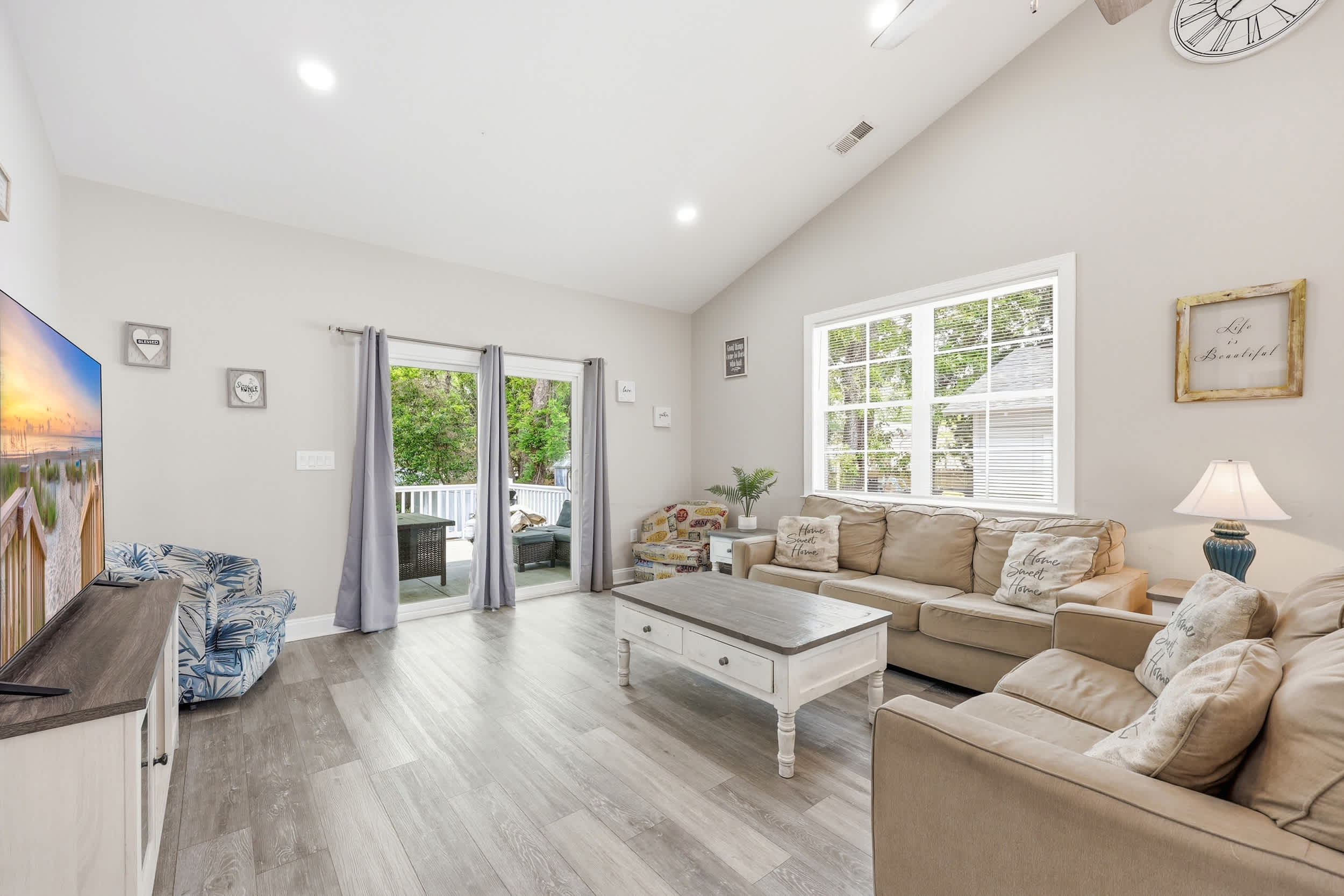Salty Seagull Pet Friendly Beach House 