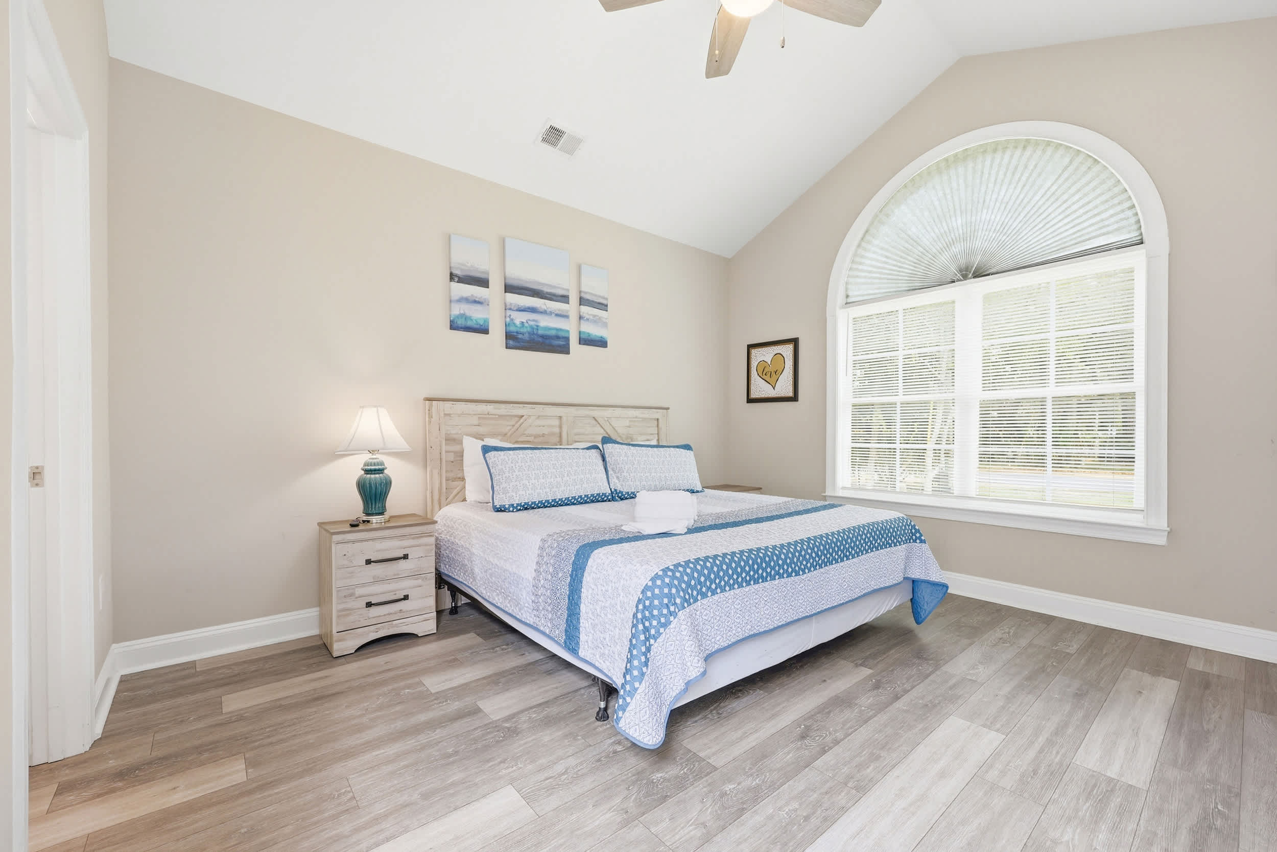 Salty Seagull Pet Friendly Beach House 