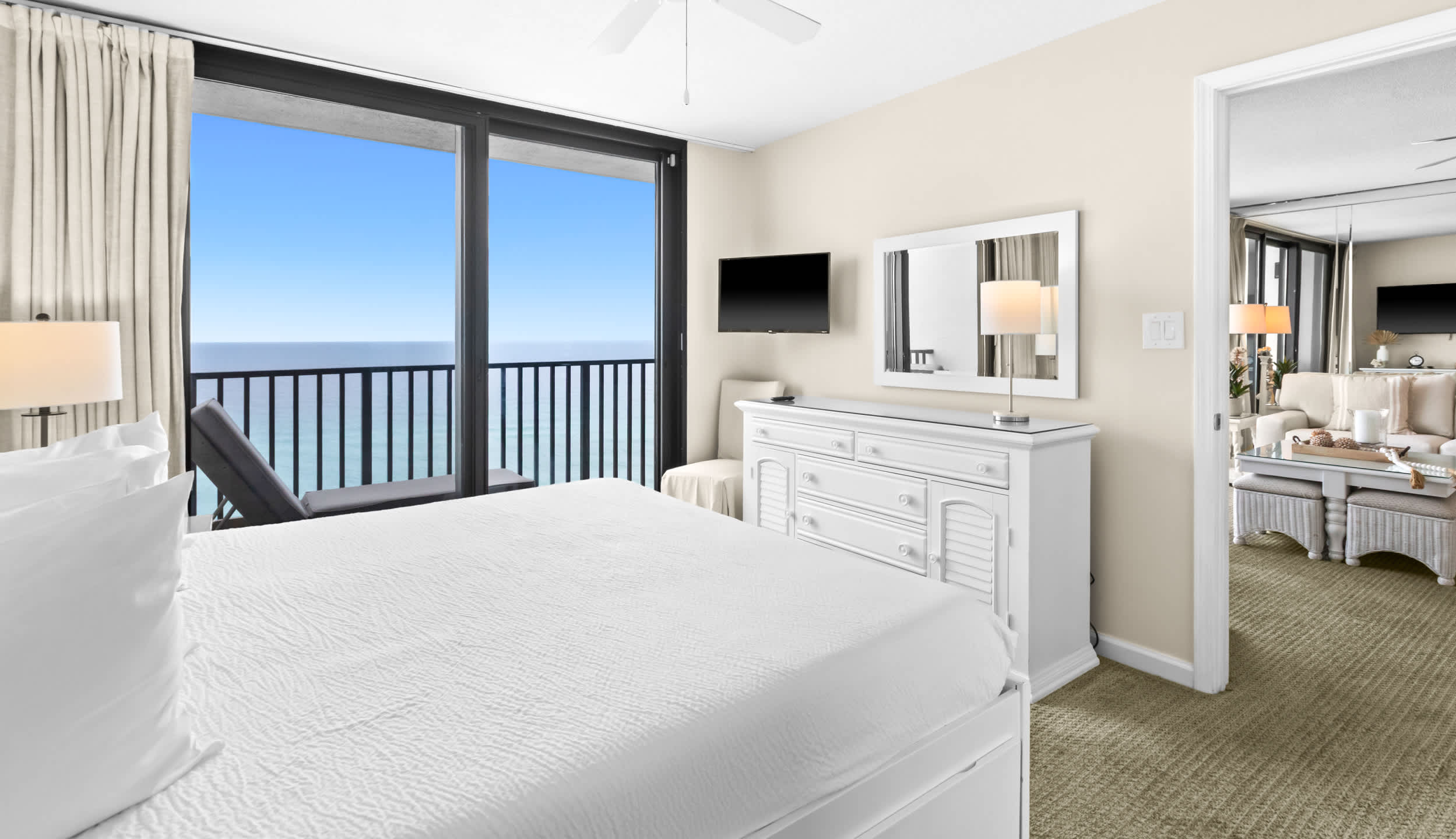 One Seagrove Place 1102 19