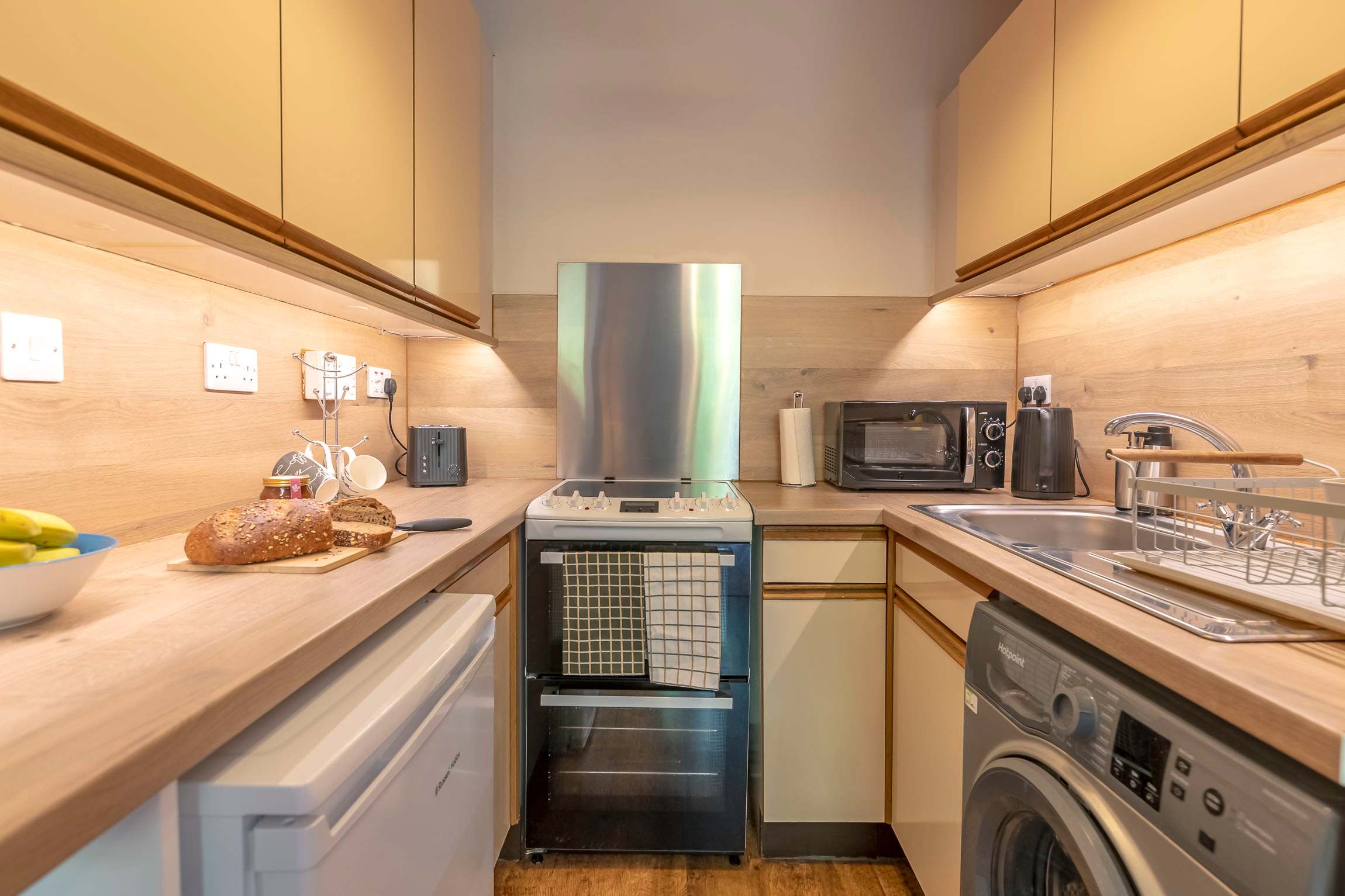 View Cosy City Centre Flat | Summer Retreat | Sleeps 2 in Stephens Street 3 IV2 3JP Cosy City Centre Flat | Summer Retreat | Sleeps 2 in Stephens Street 3 IV2 3JP - Property image 21 - VivreStays