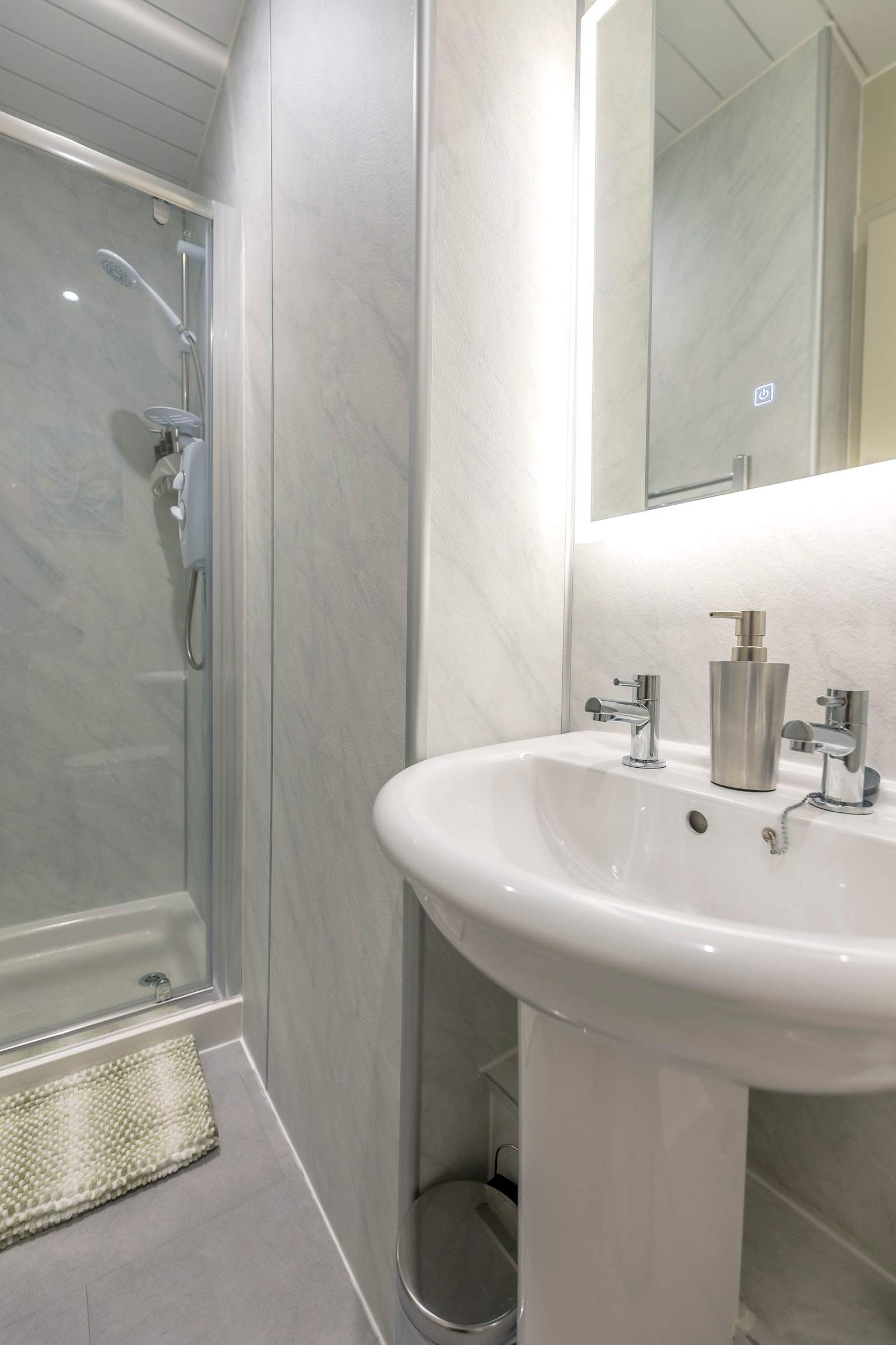 View Cosy City Centre Flat | Summer Retreat | Sleeps 2 in Stephens Street 3 IV2 3JP Cosy City Centre Flat | Summer Retreat | Sleeps 2 in Stephens Street 3 IV2 3JP - Property image 25 - VivreStays