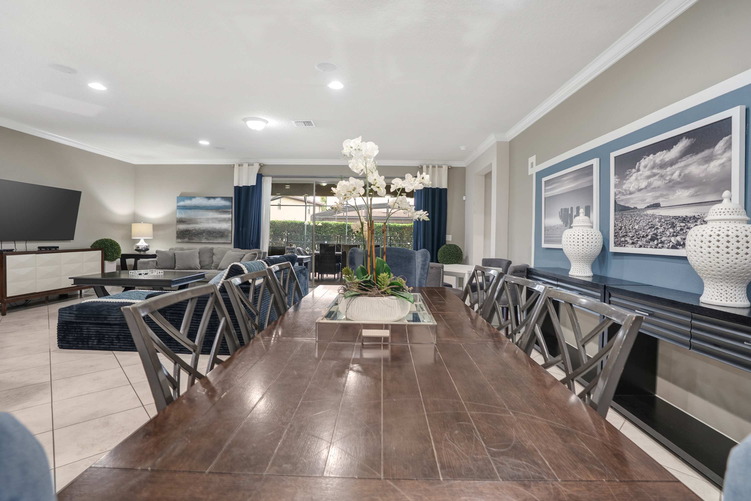 6BR family retreat w/ private pool & grill