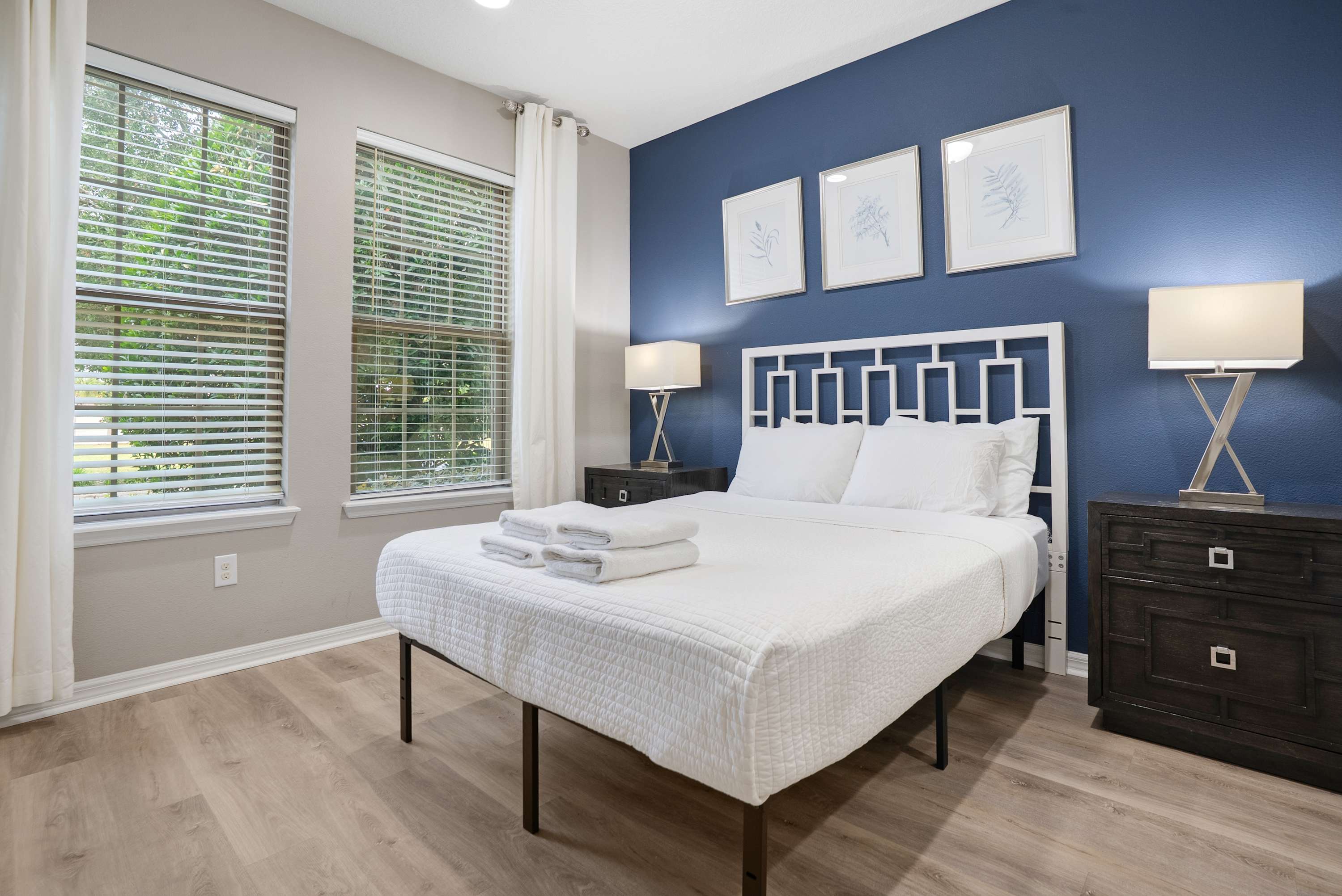 6BR family retreat w/ private pool & grill