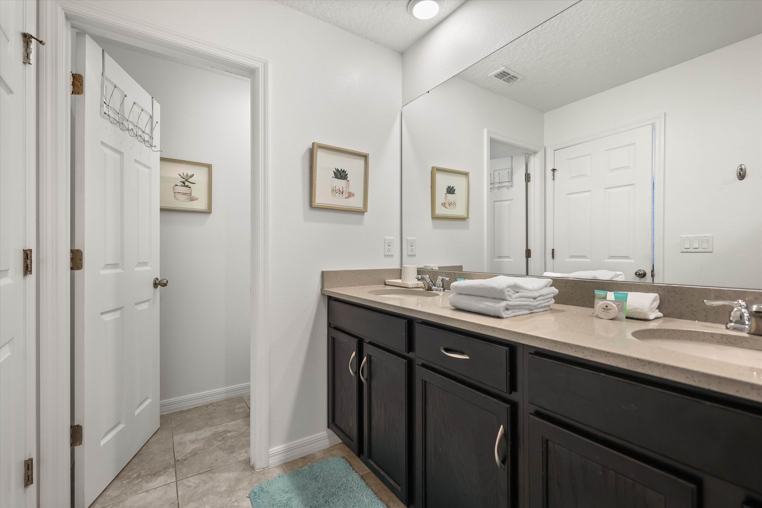 Upstay Modern Home Near Disney with Pool | Photo 23