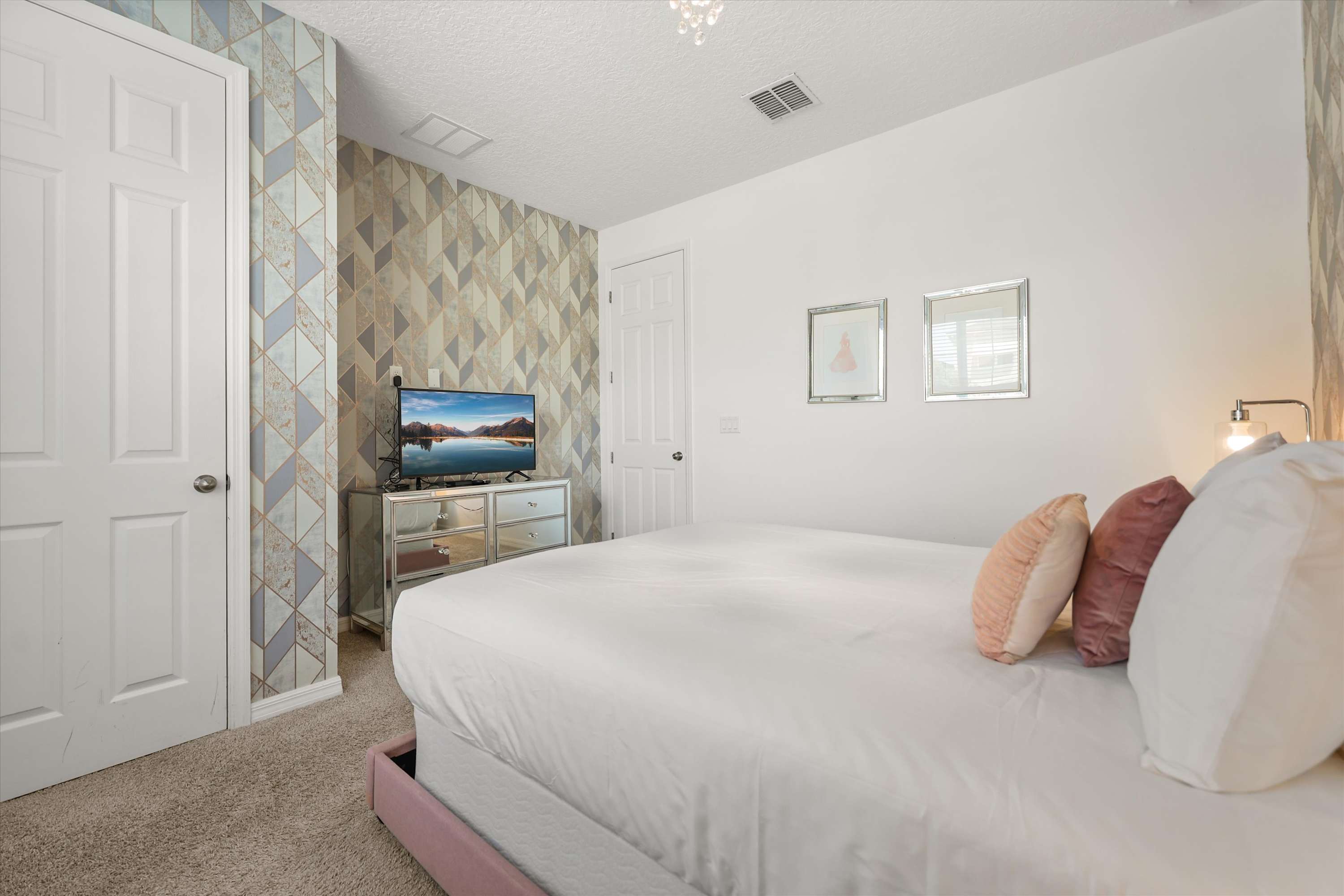 Upstay Modern Home Near Disney with Pool | Photo 28