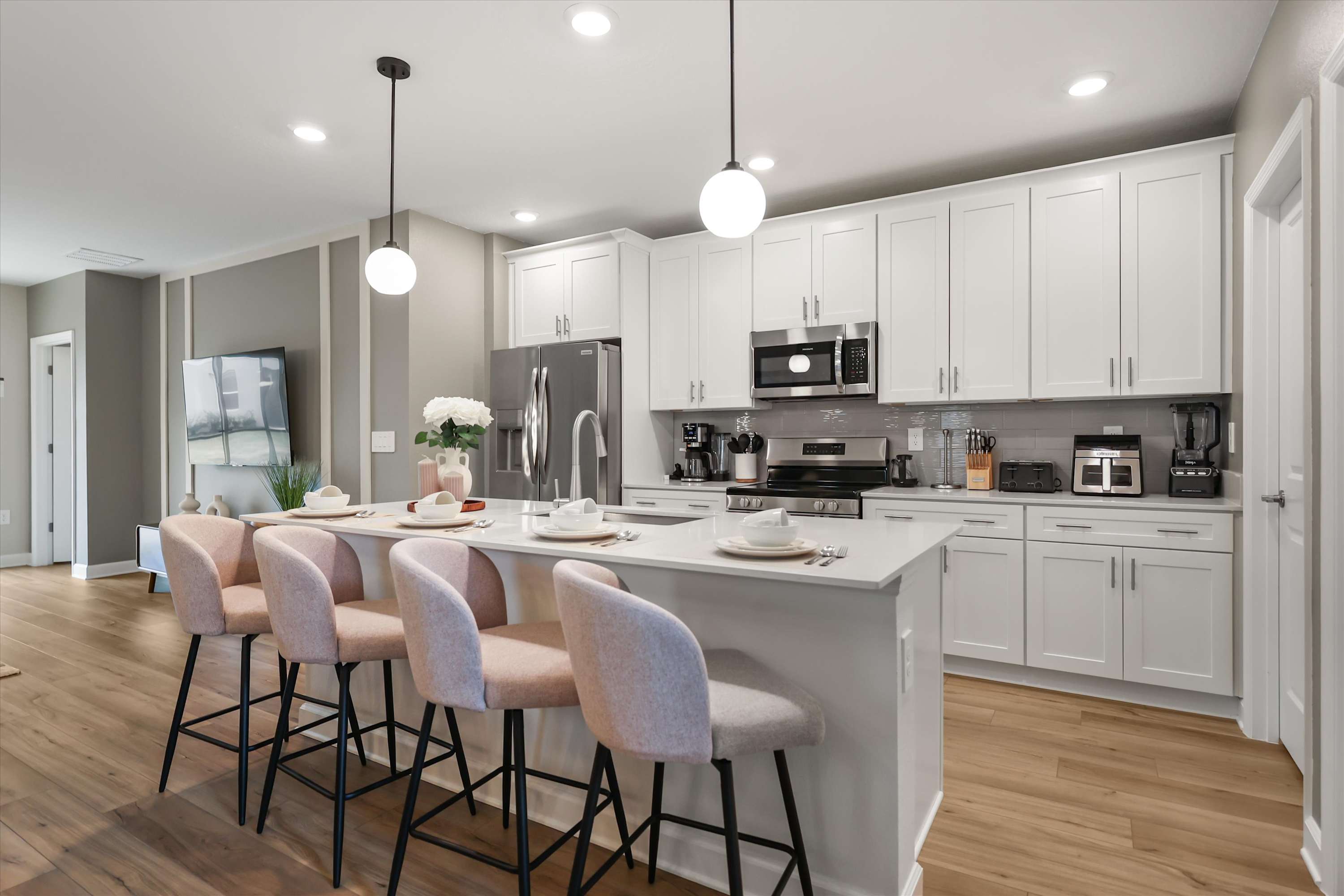 Spacious Home with Pool Near Disney | Photo 13
