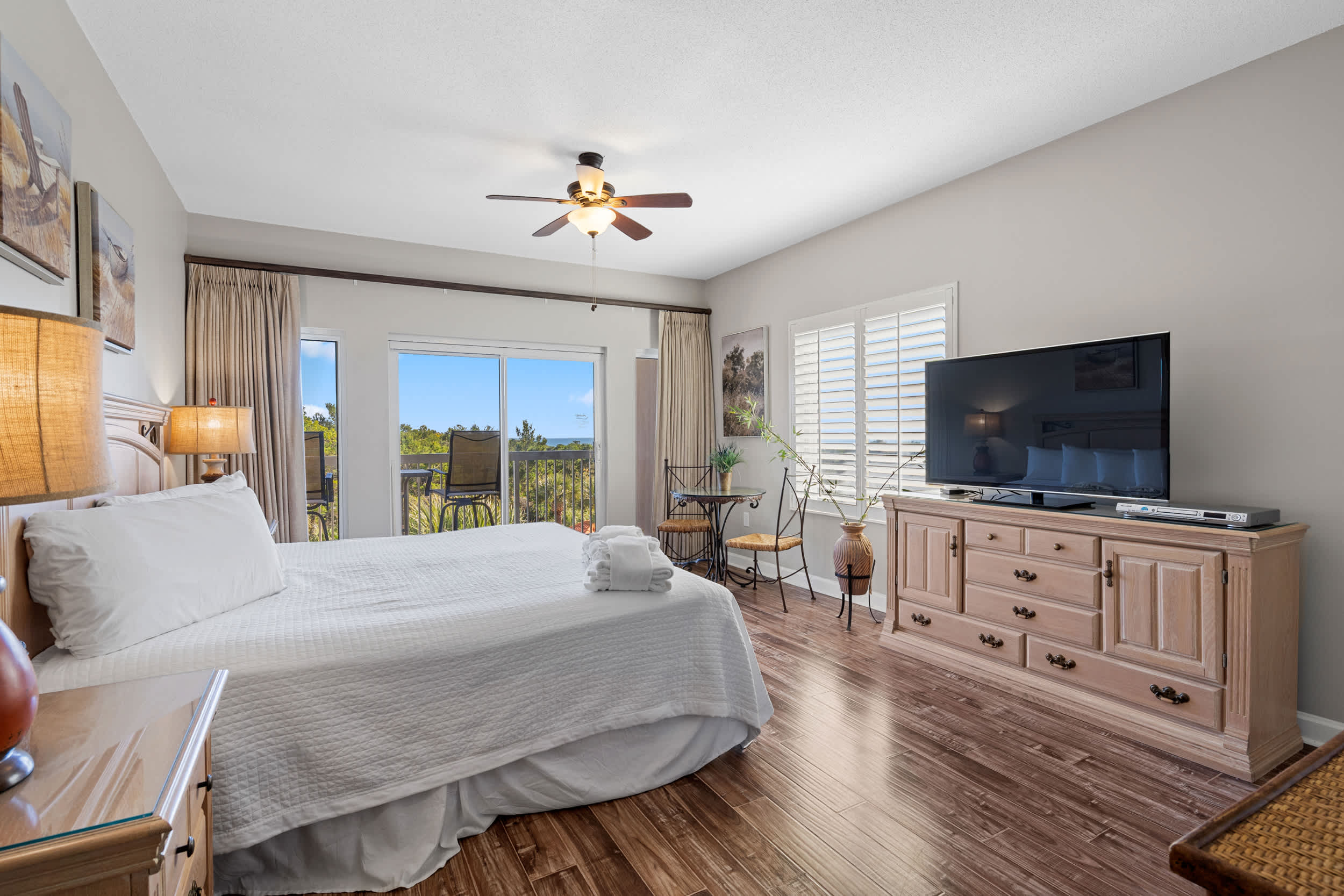 Exclusive 1BR retreat w/ beach access 4