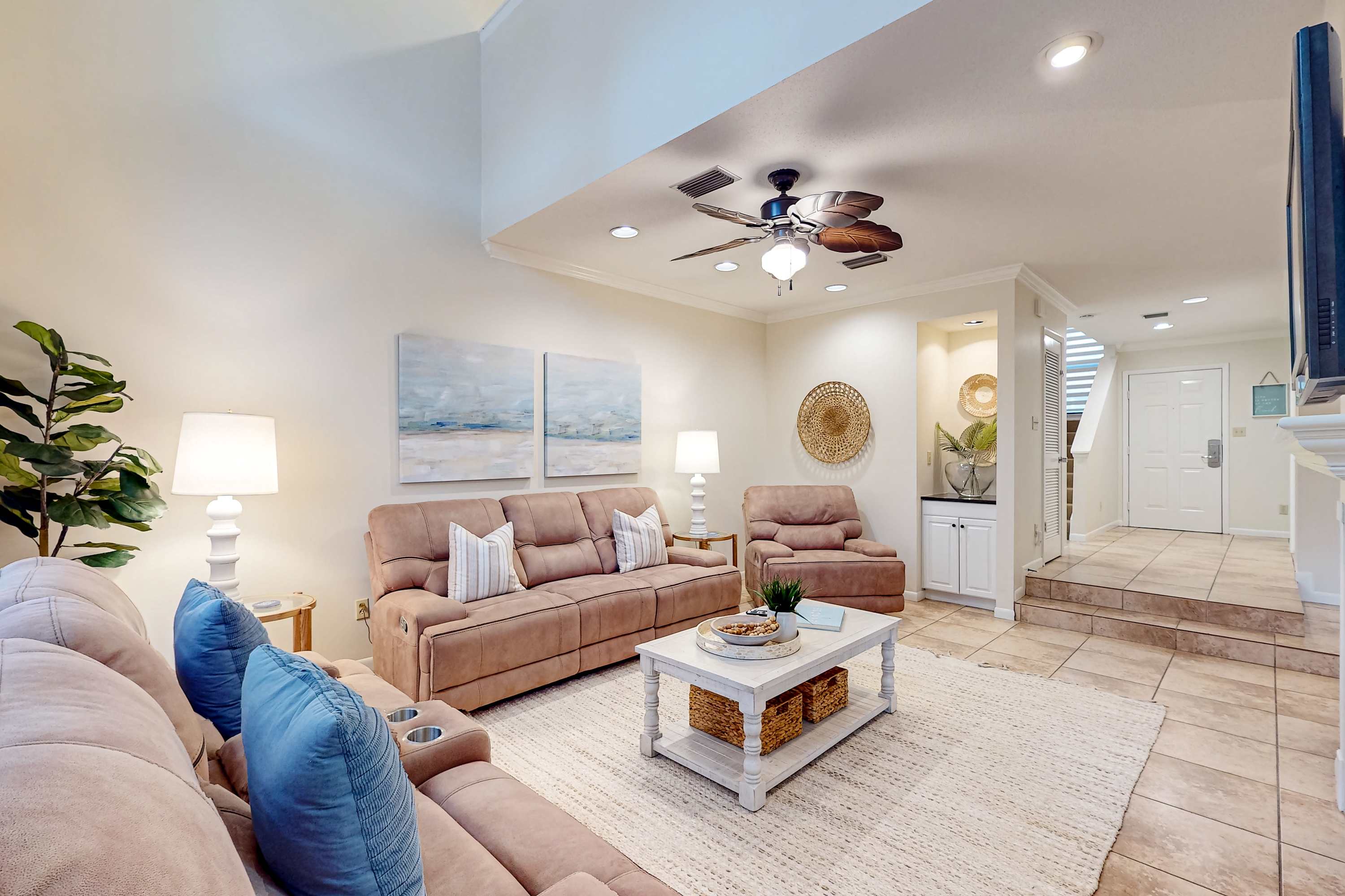 Exclusive 2BR: Pool, Beach Access 2