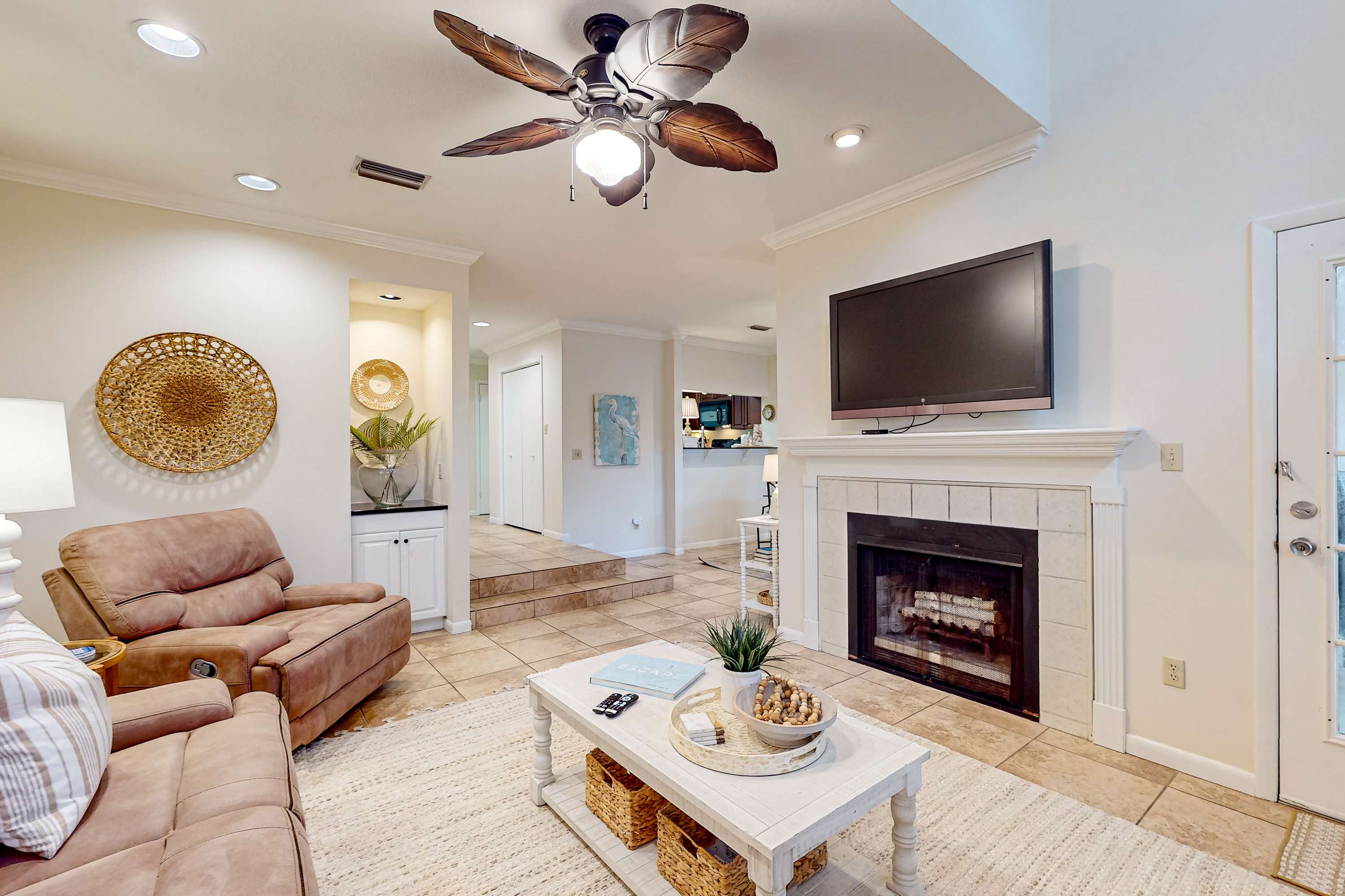 Exclusive 2BR: Pool, Beach Access