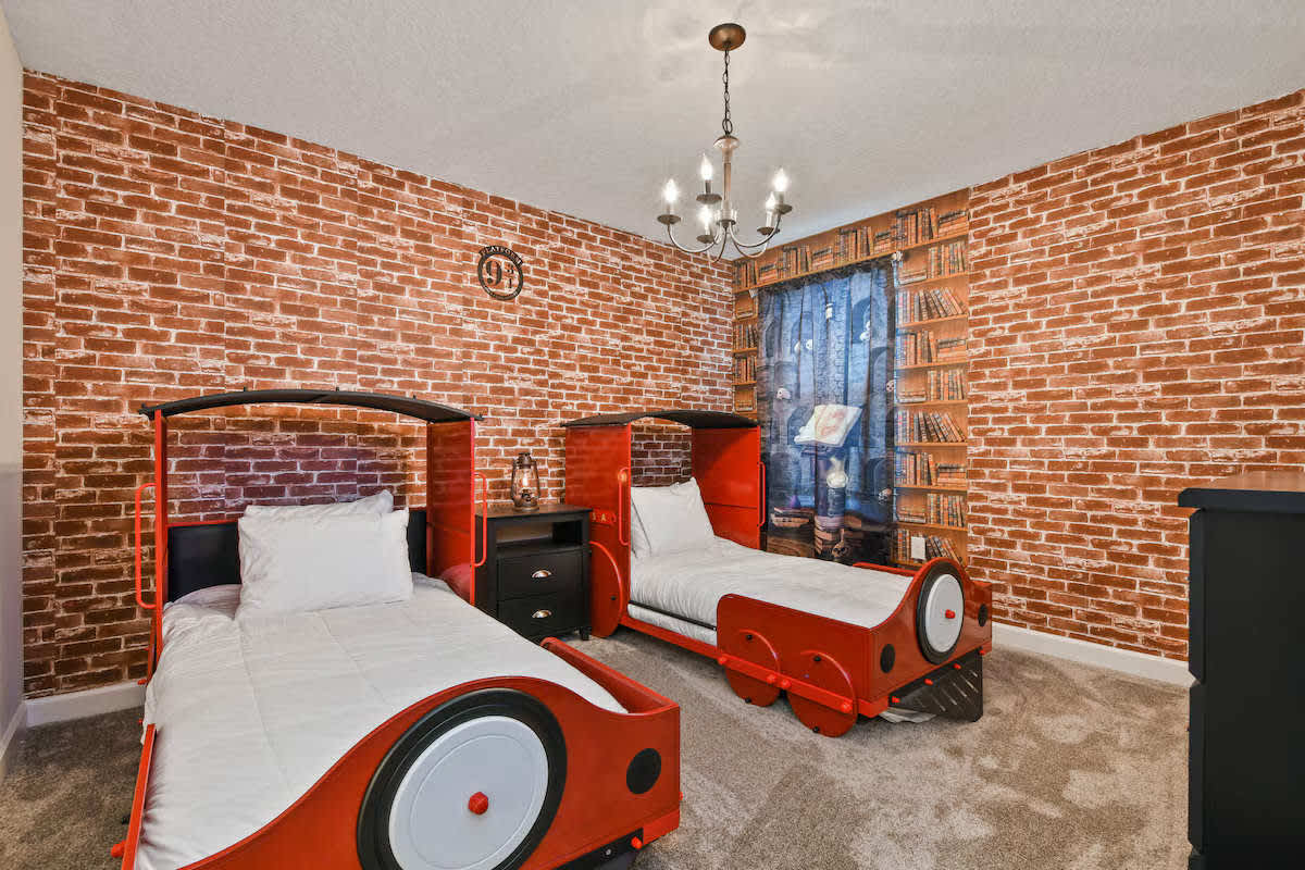 Spacious villa w/pool & waterpark access
