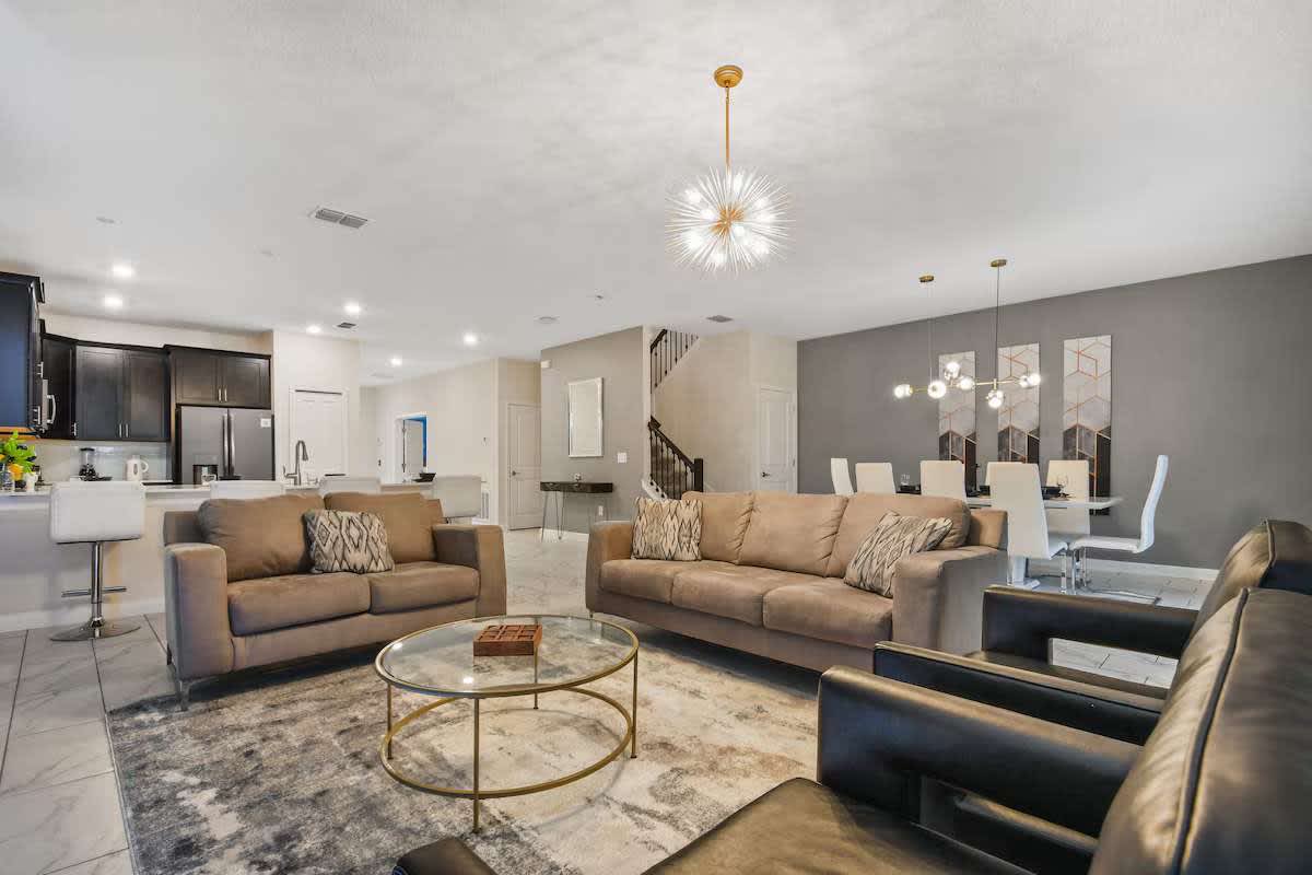 Spacious villa w/pool & waterpark access