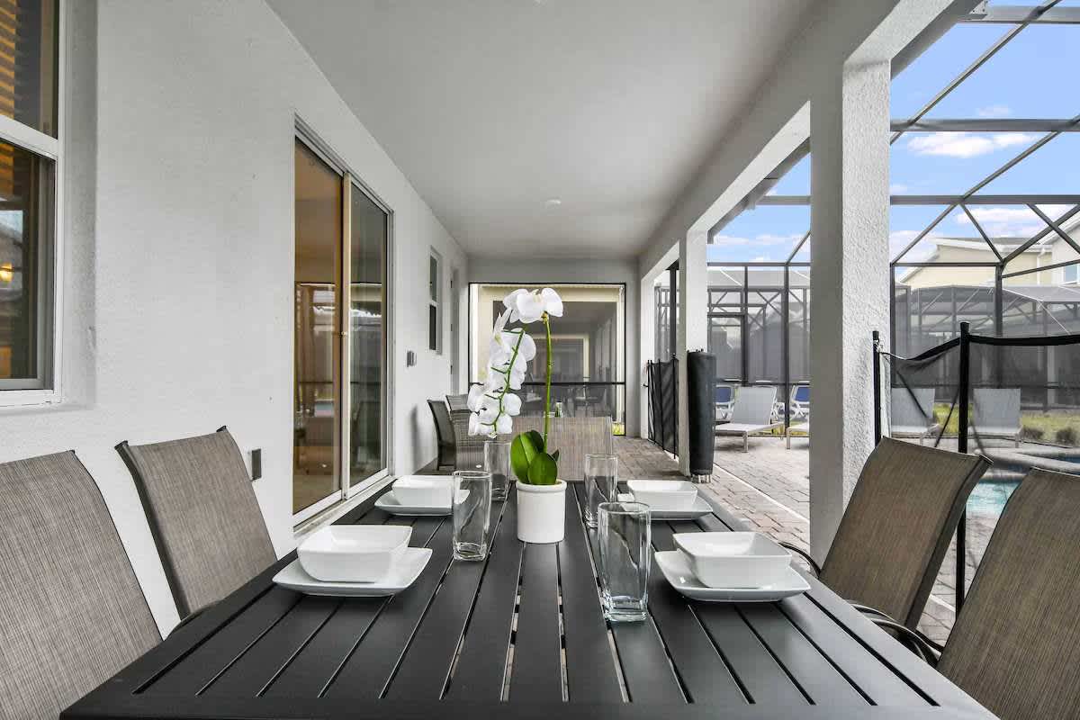 Spacious villa w/pool & waterpark access