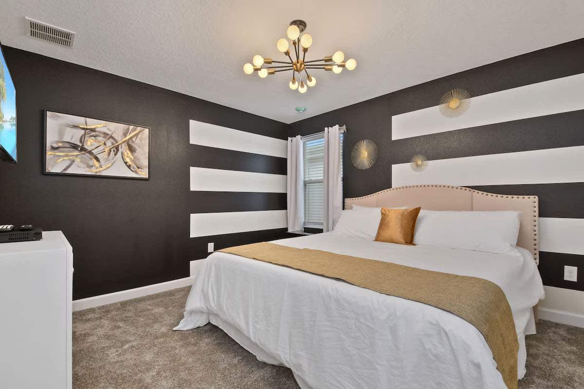 Spacious villa w/pool & waterpark access