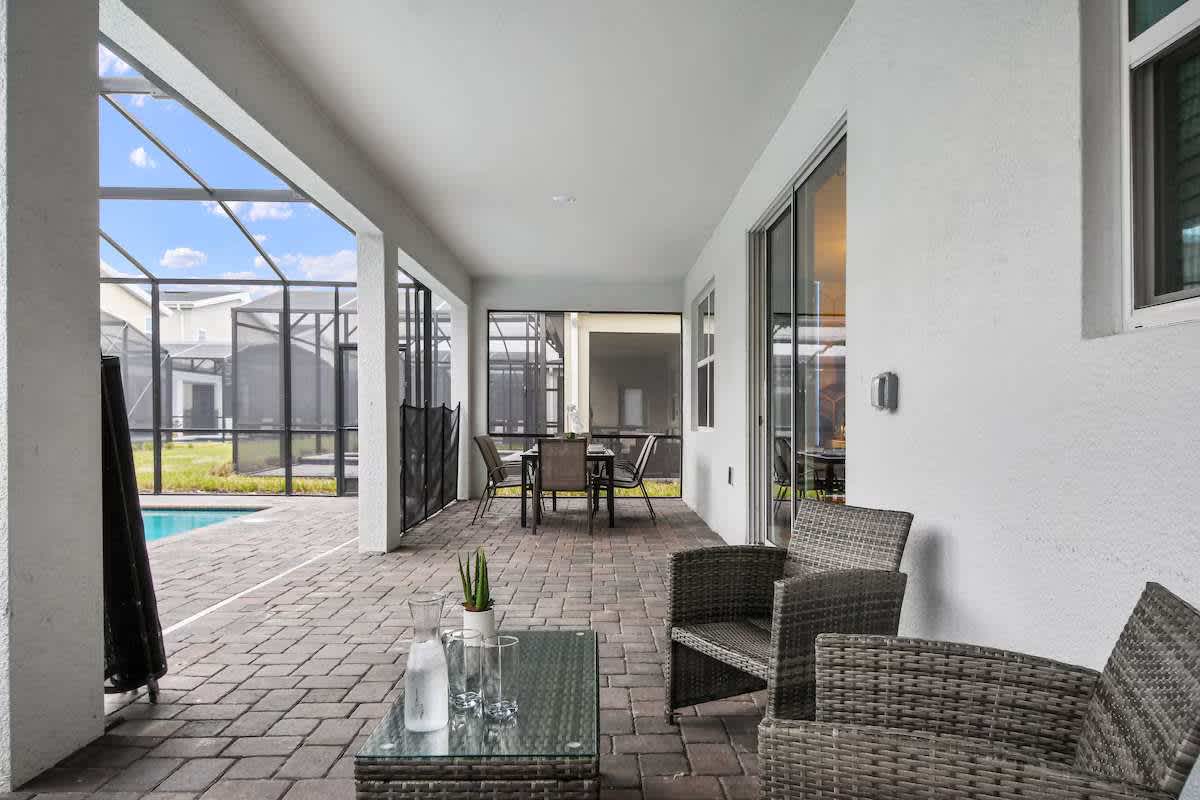 Spacious villa w/pool & waterpark access