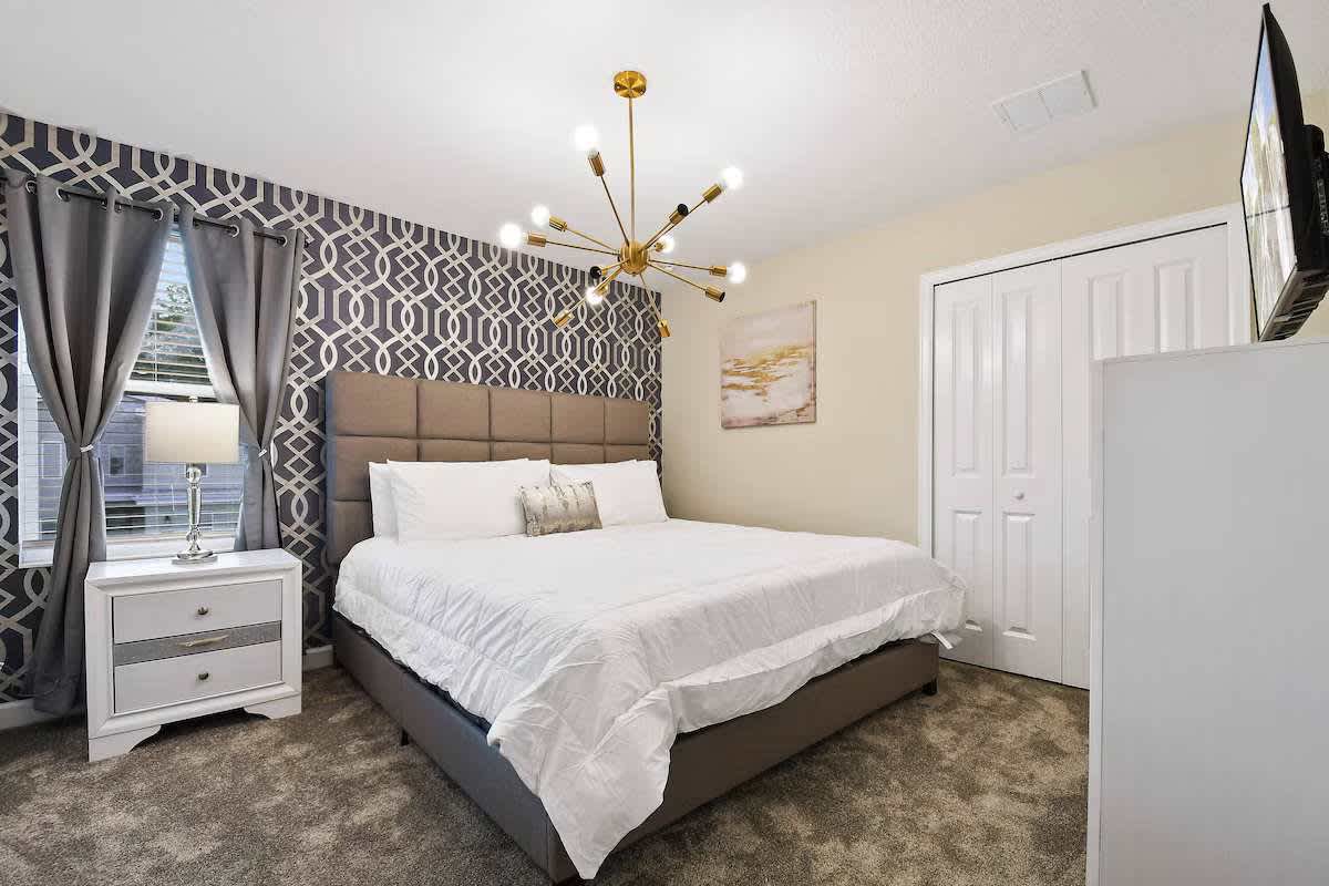 Spacious villa w/pool & waterpark access