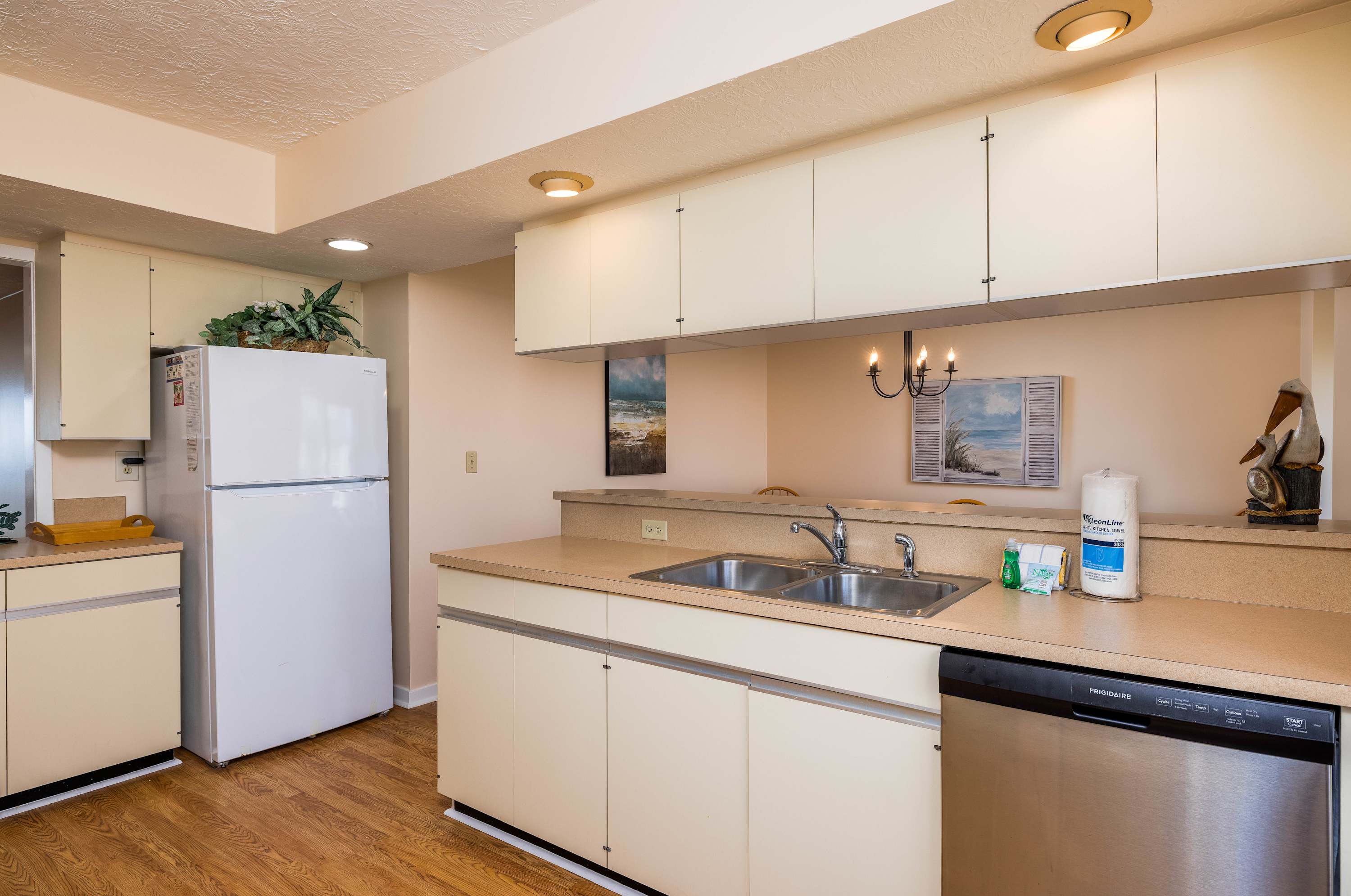 643 Newhaven Stunning Ocean View | Photo 10