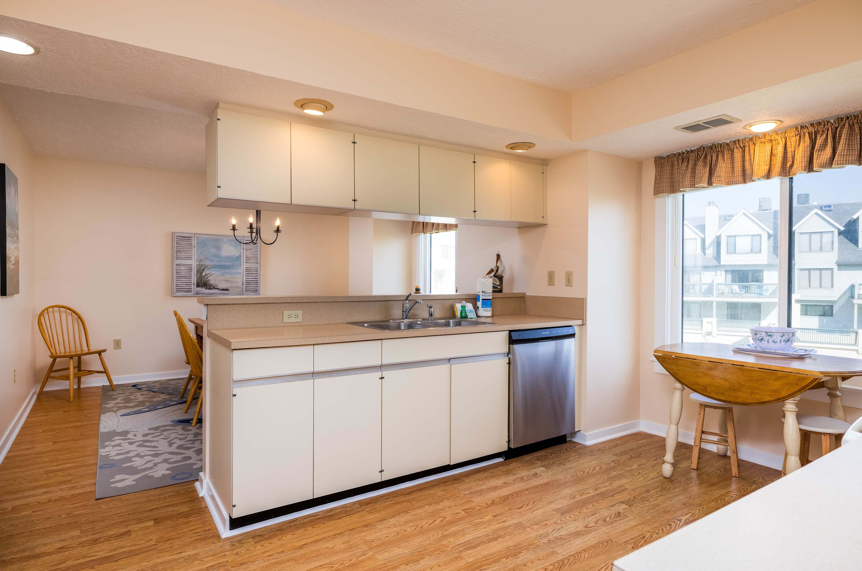 643 Newhaven Stunning Ocean View | Photo 9