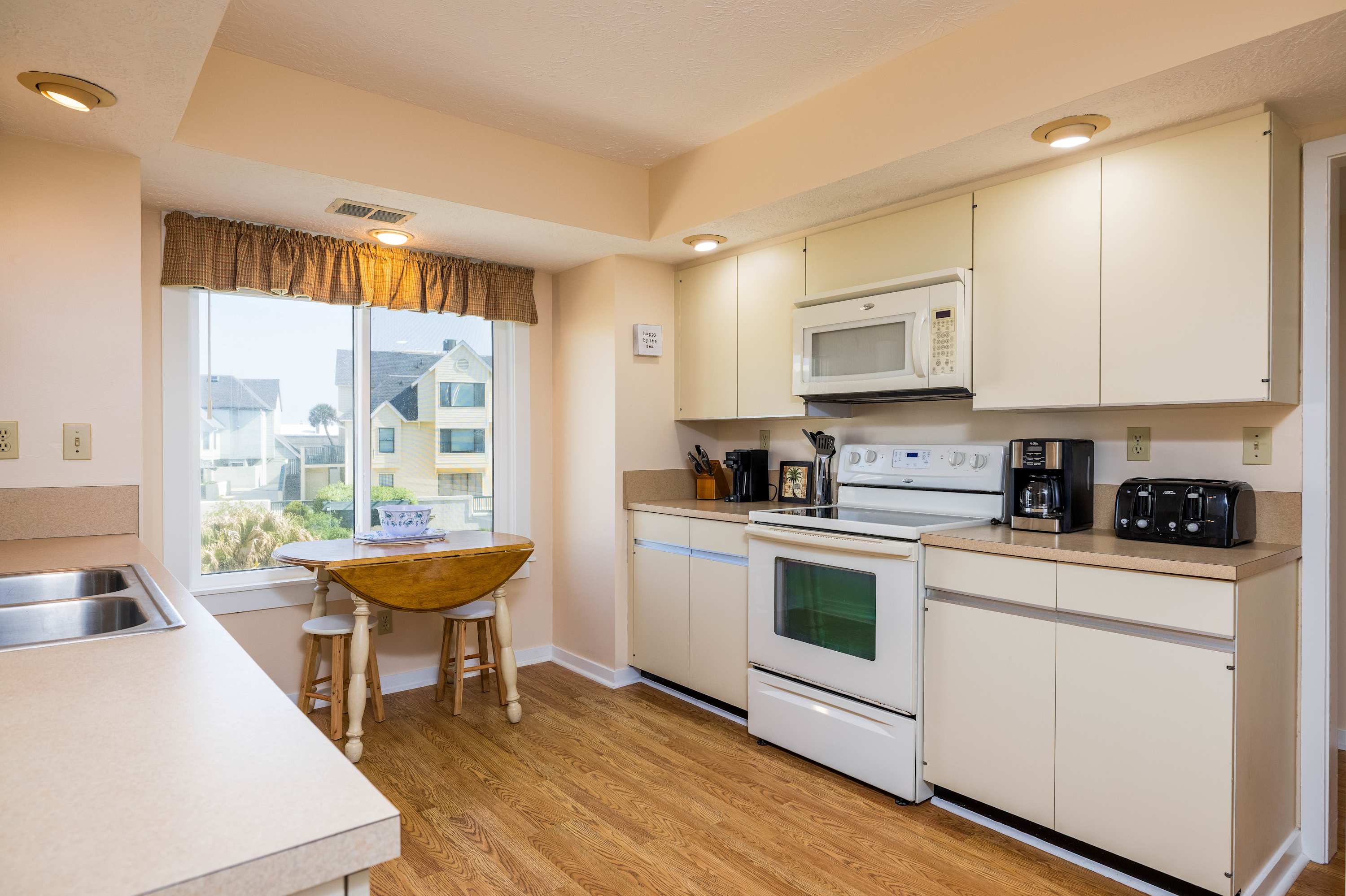 643 Newhaven Stunning Ocean View | Photo 8