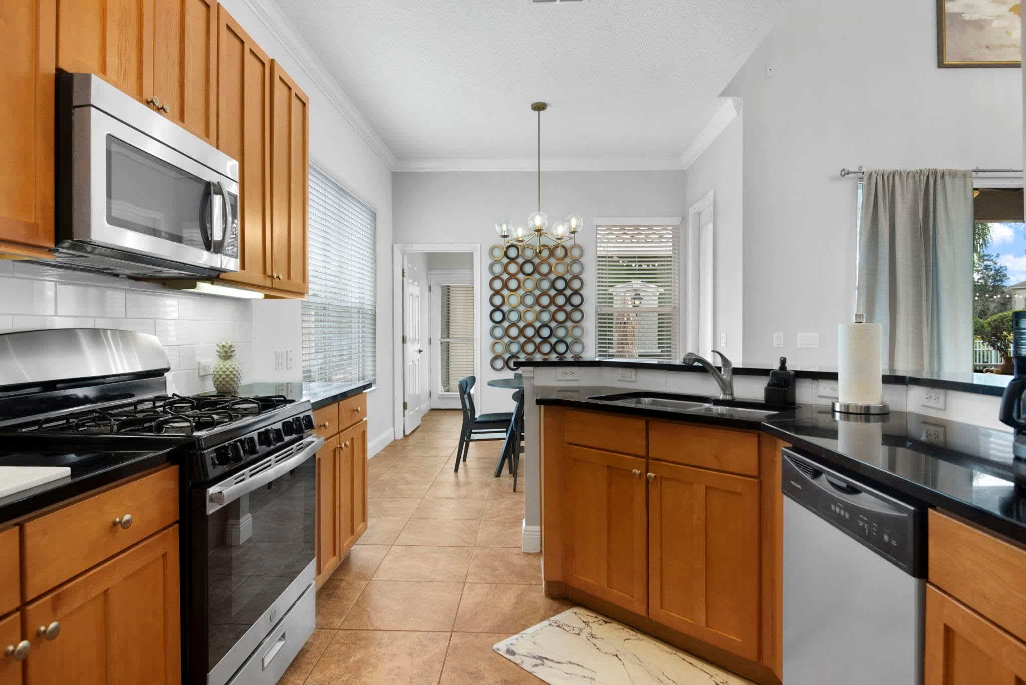 Spacious villa w/pool & game room