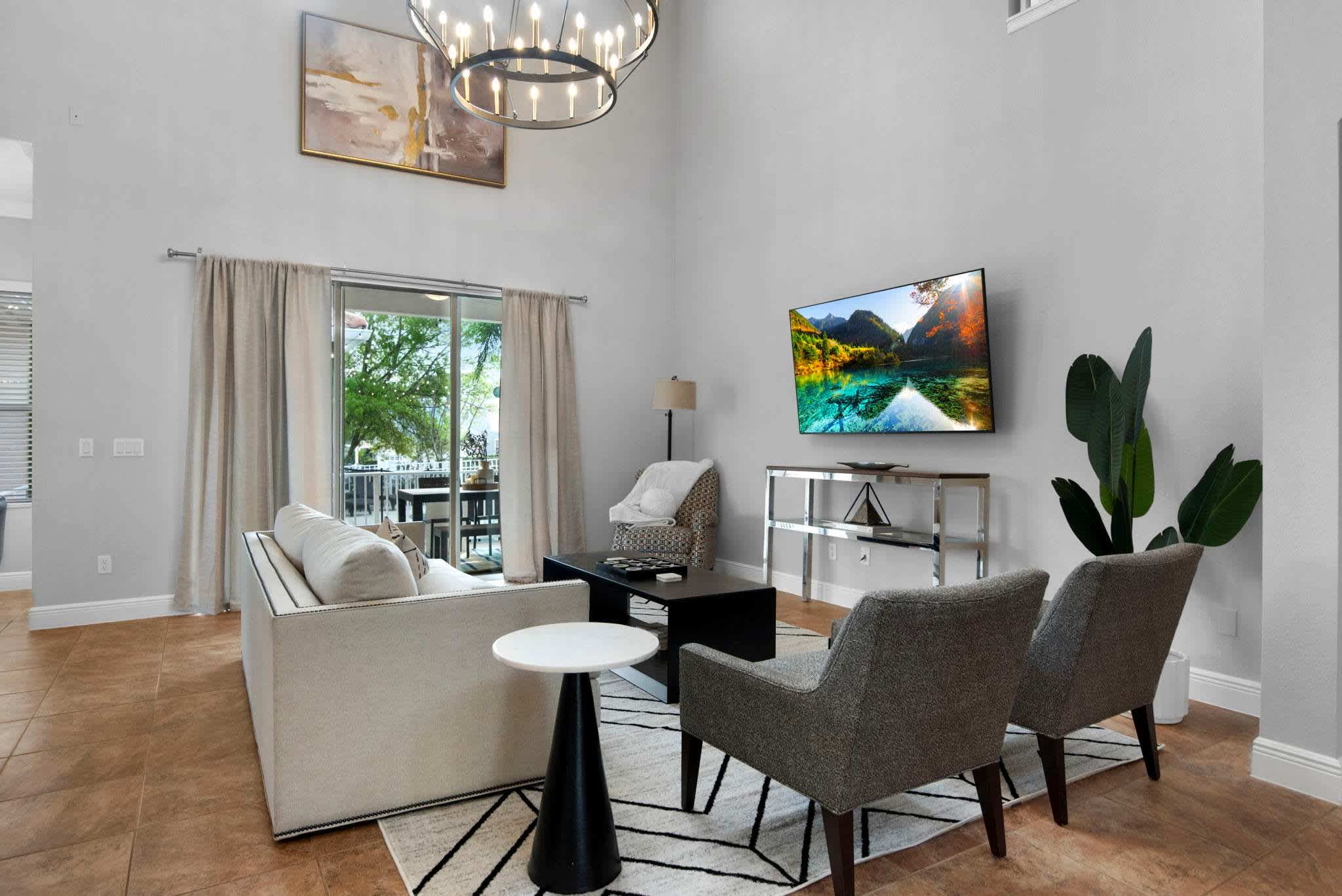 Spacious villa w/pool & game room