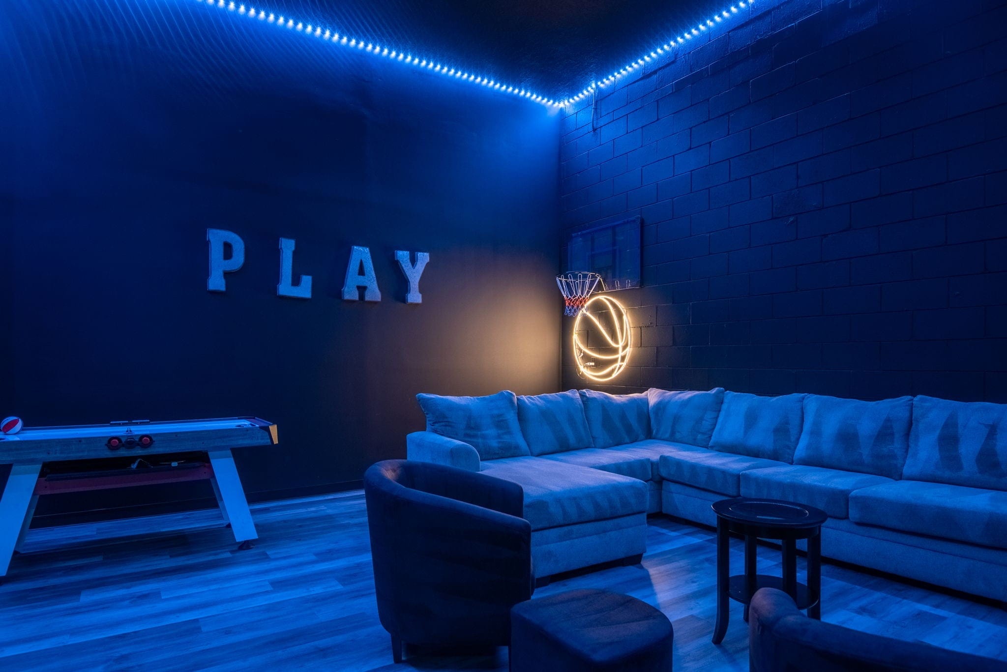 Spacious villa w/pool & game room