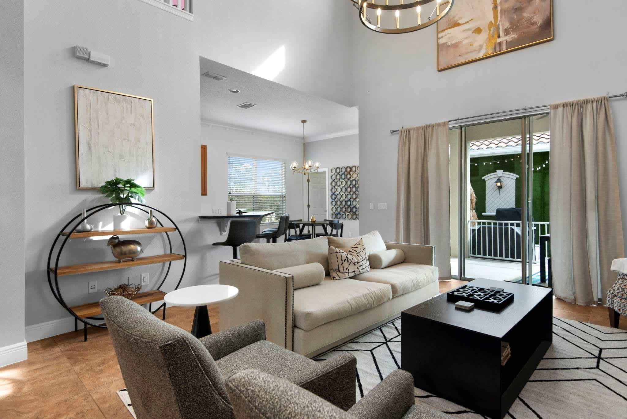 Spacious villa w/pool & game room