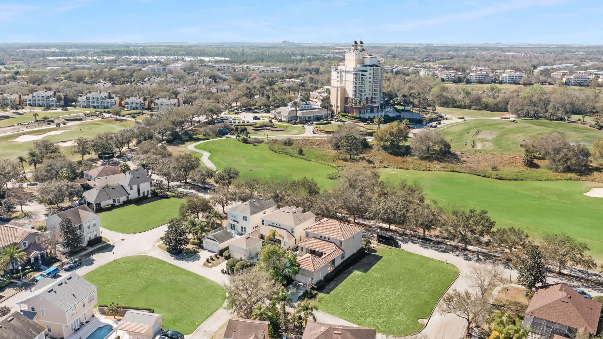 Spacious villa w/pool & game room