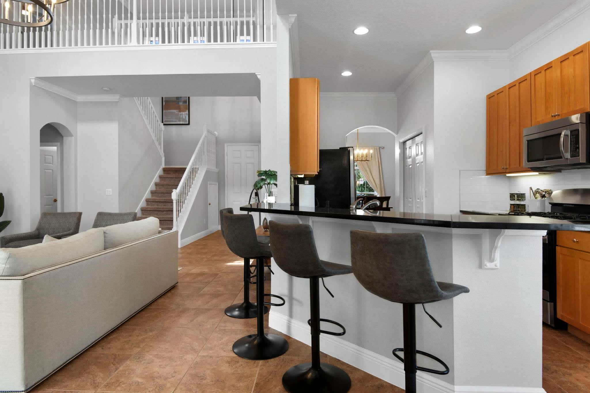 Spacious villa w/pool & game room
