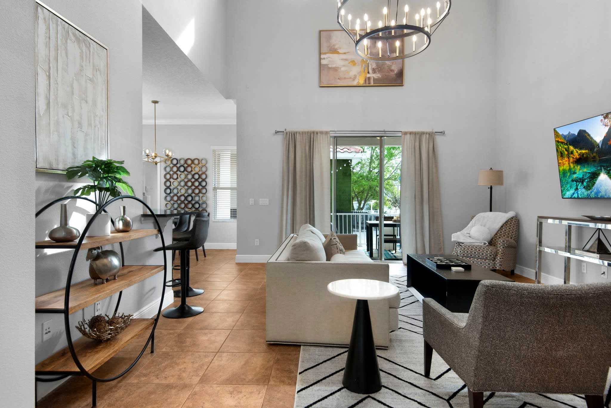 Spacious villa w/pool & game room