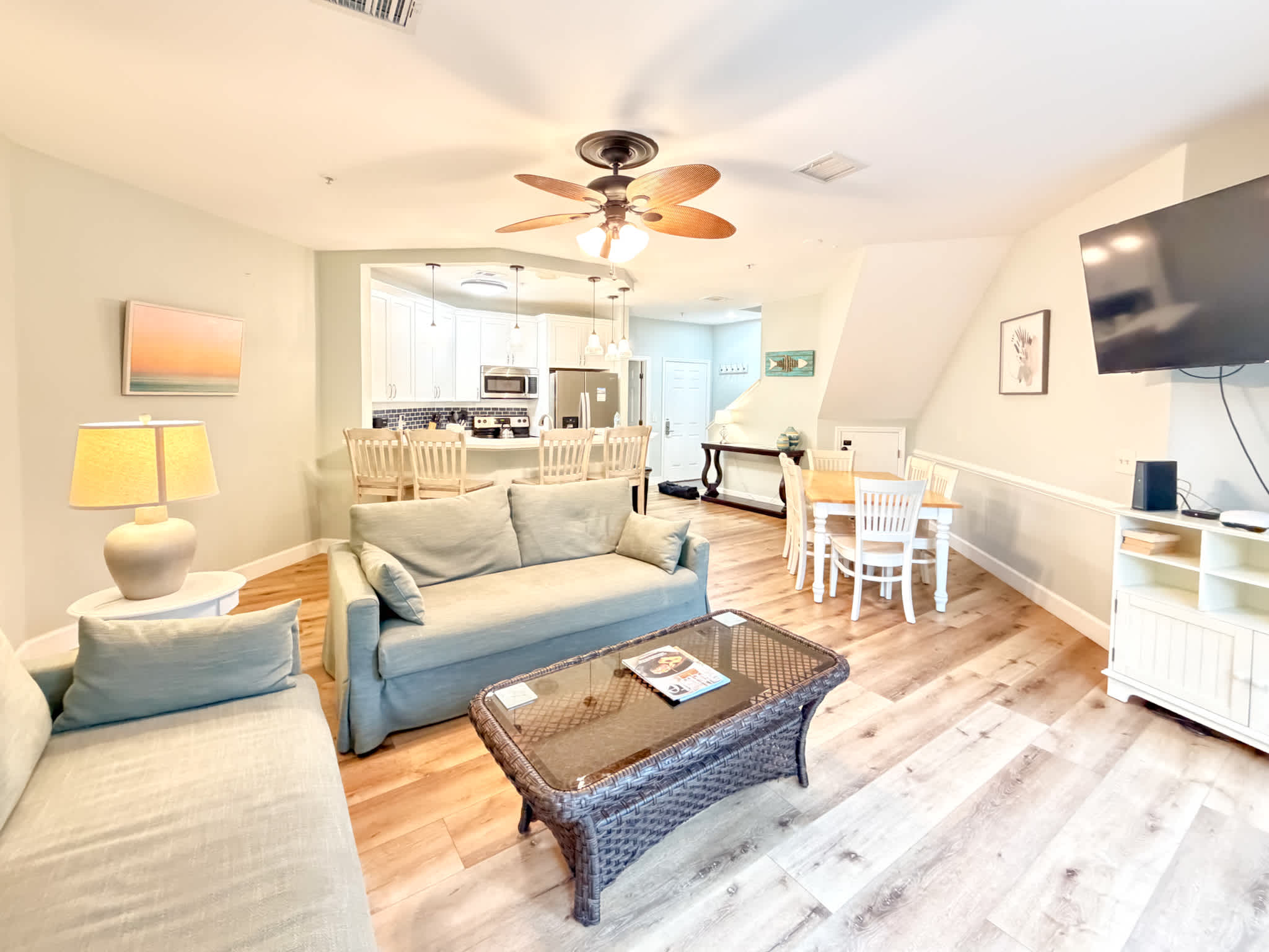 Ocean Breeze - Walk to Beach 3BR Lagoon View Villa