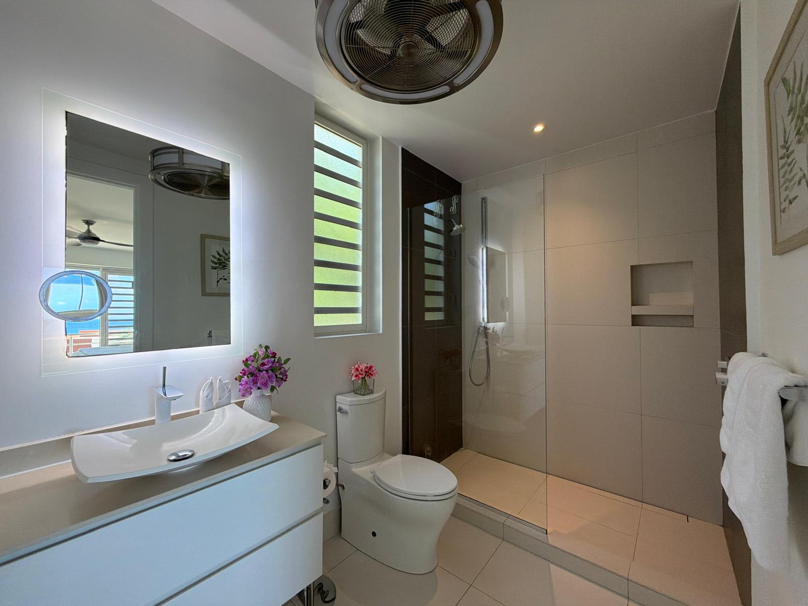 SeaSky 2 Bedroom Condo in Indigo Bay SXM · Indigo Bay | SeaLaVie SXM — photo 4