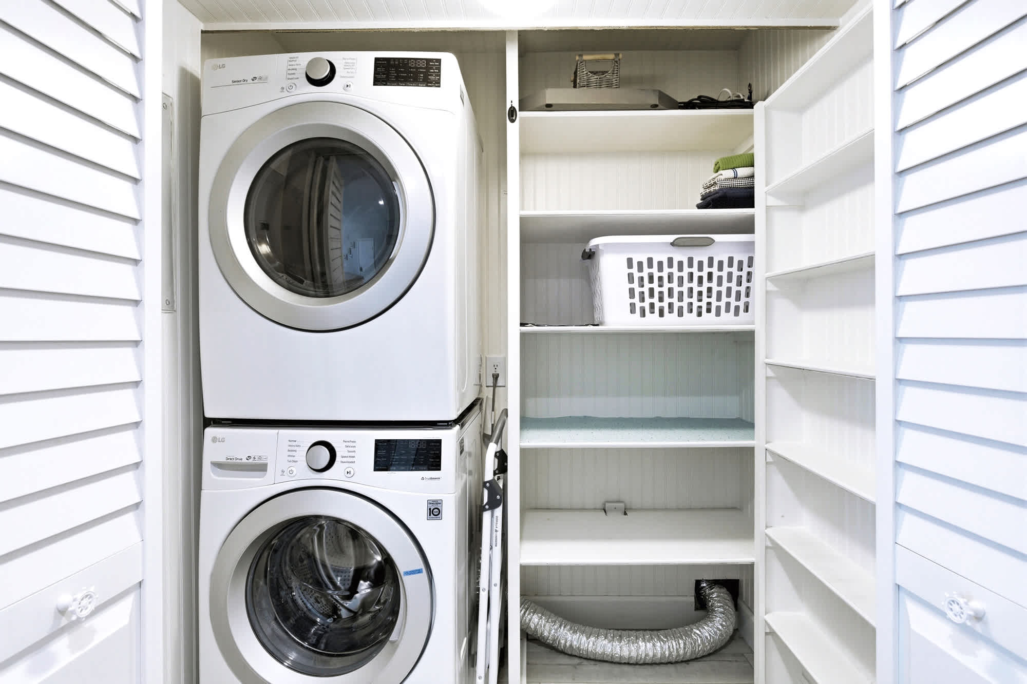 Full-size, in-unit washer and dryer with extra shelf space - pack lighter, stay longer, and never haul beach towels home wet.