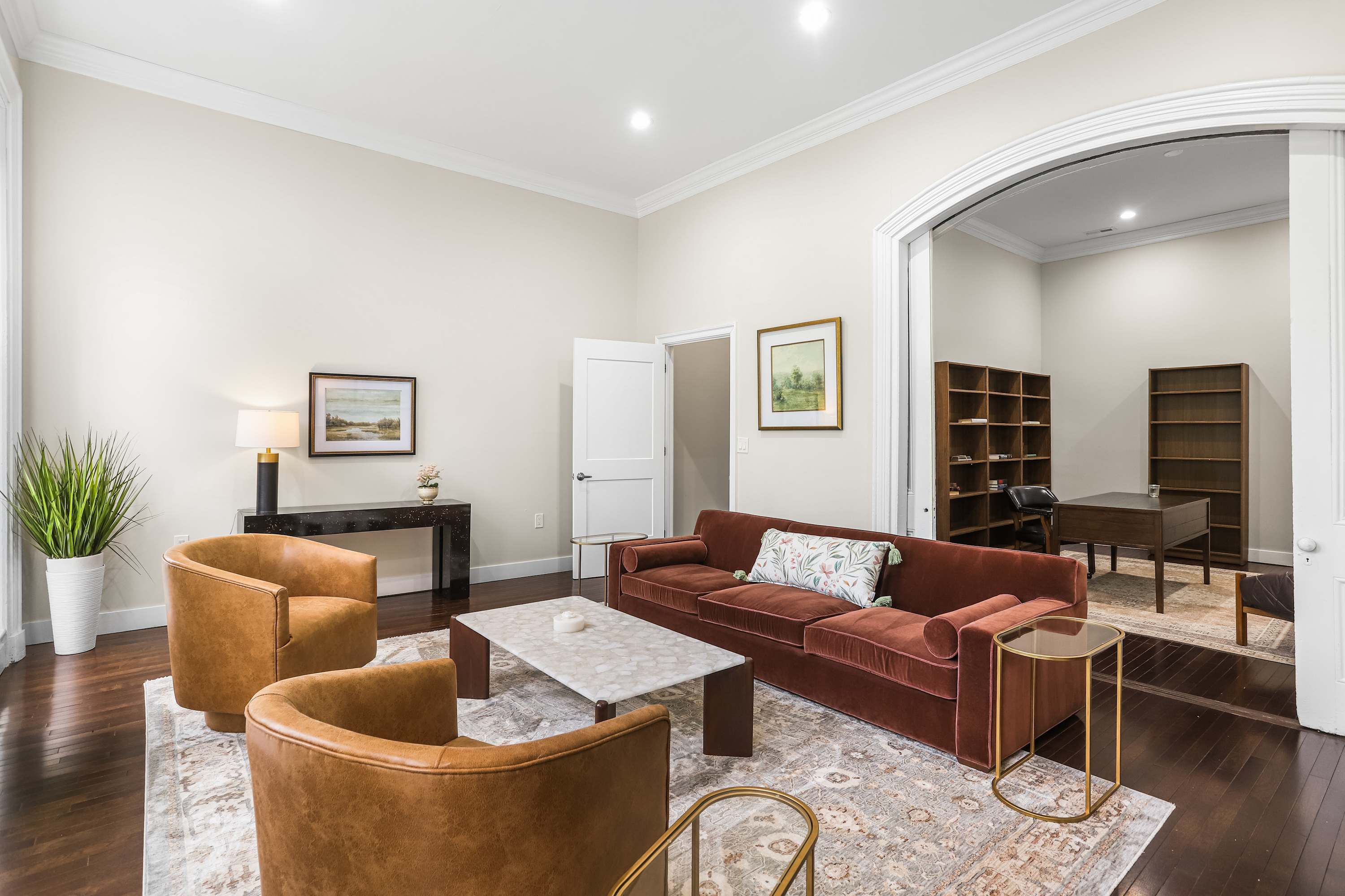 Elegant Event Haven With Refined Interiors - Exquisite Capitol Retreat - Washington, D.C.