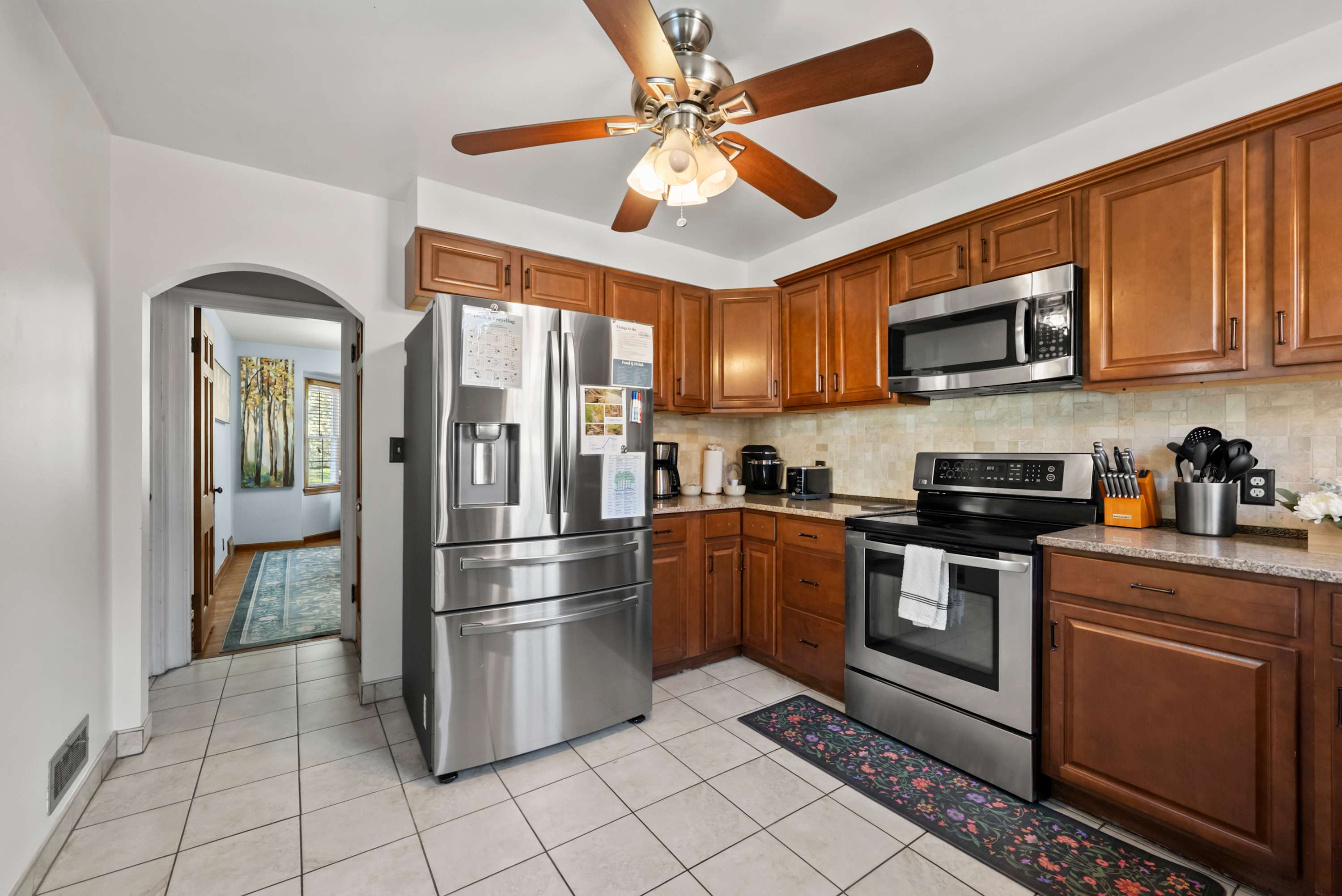 The cozy kitchen is well equipped for an unforgettable getaway​