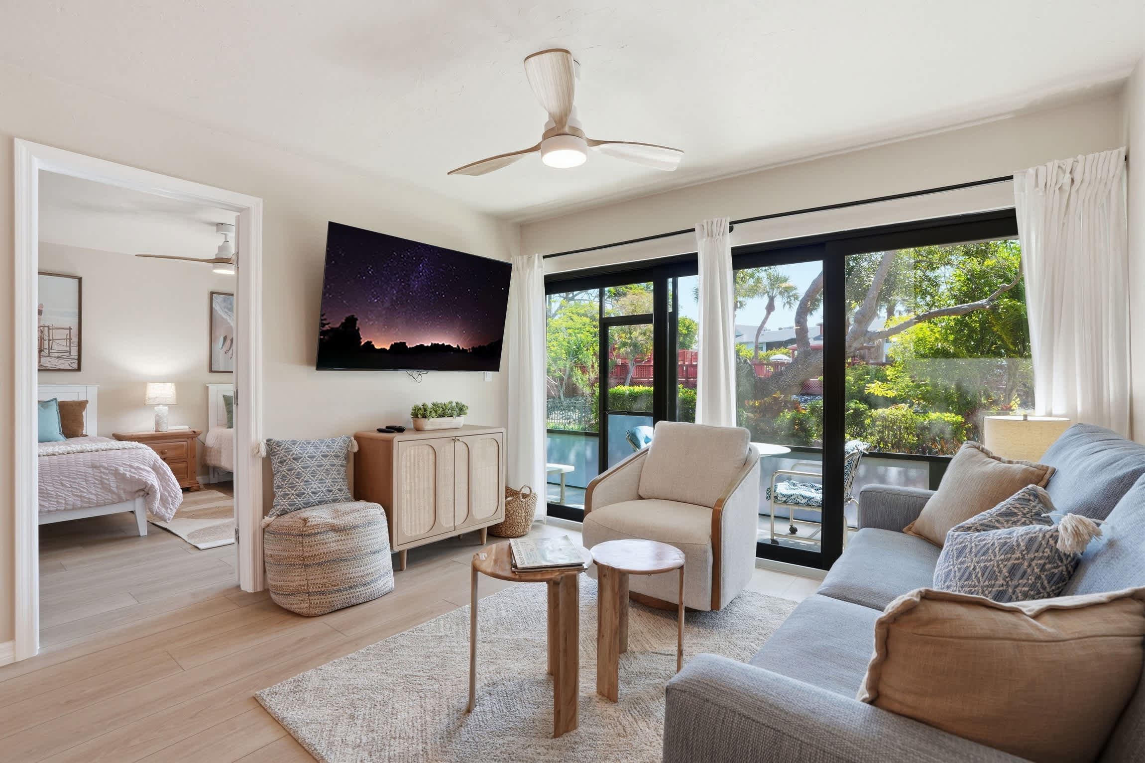 B 114 Totally Remodeled With Walk Out Lanai