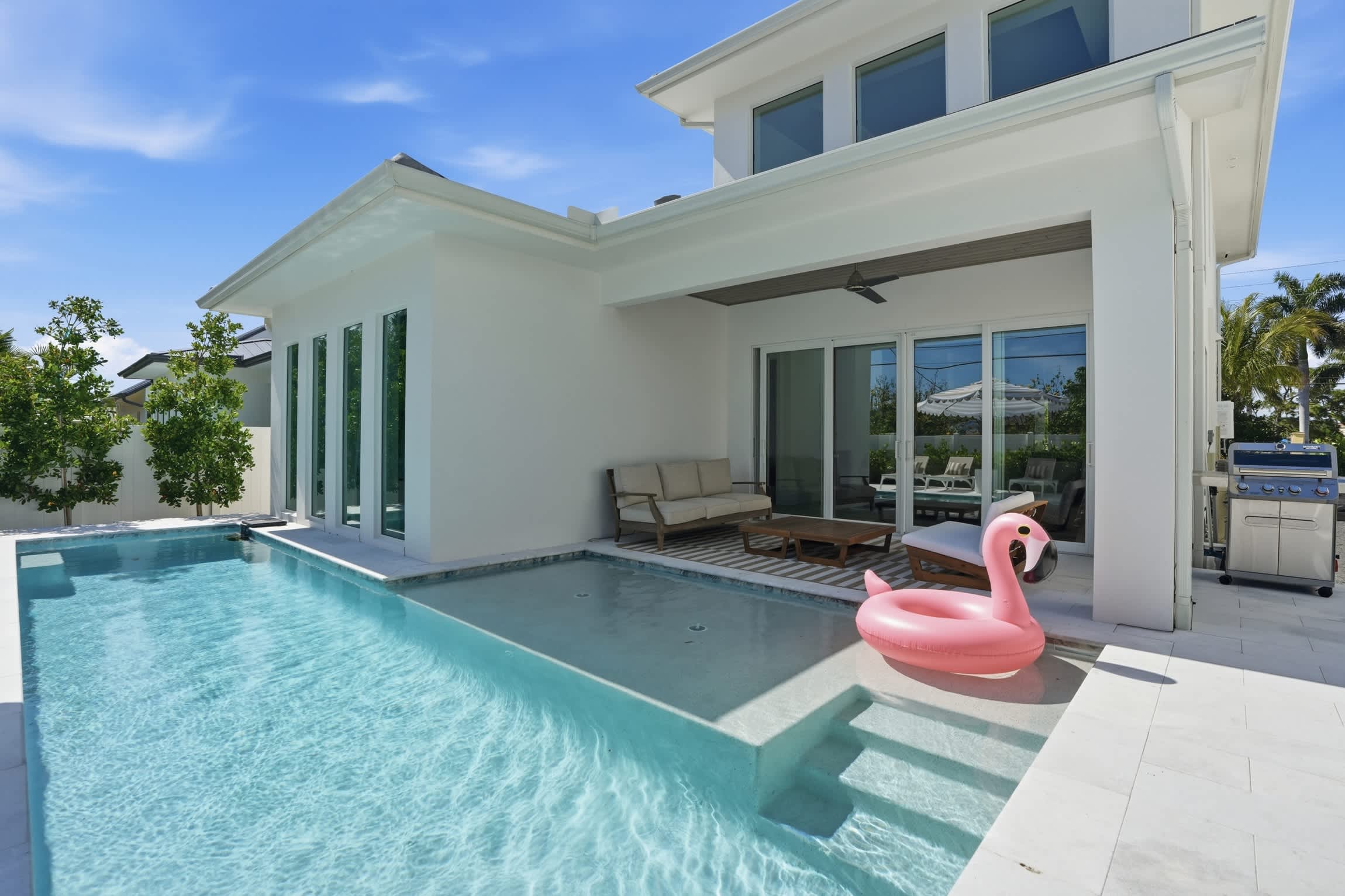 The Flamingo Retreat Resort Pool Walk to Beach | Photo 8